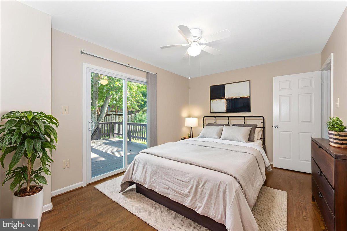 10742 LAKE EDGE COURT