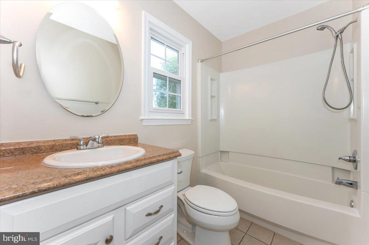 10742 LAKE EDGE COURT