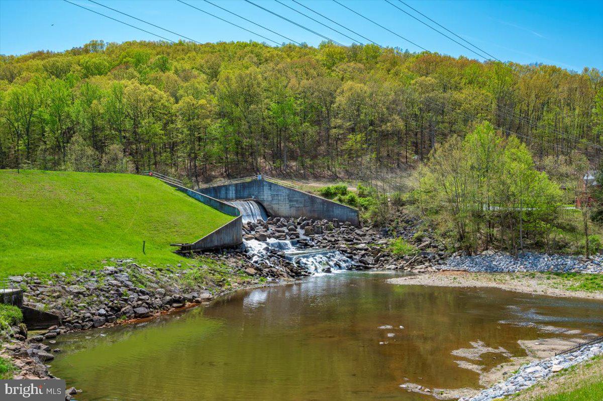 10742 LAKE EDGE COURT