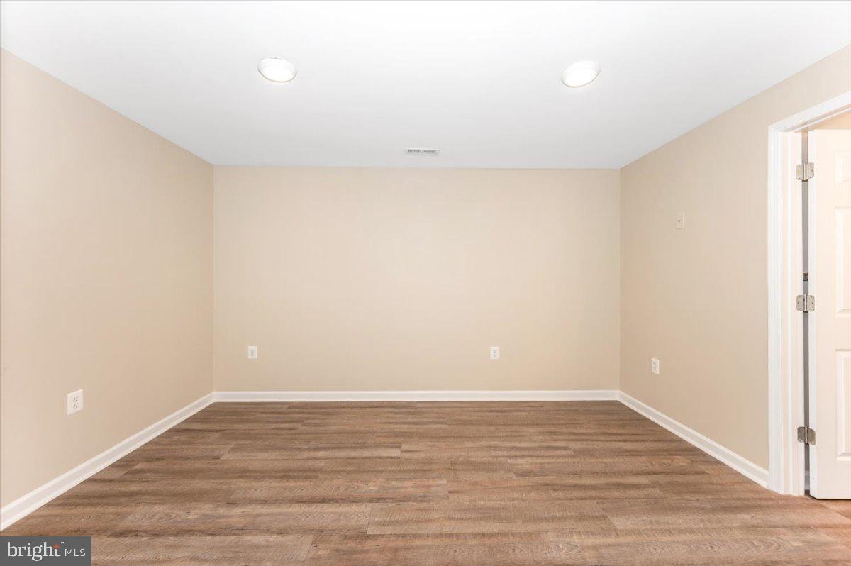 10742 LAKE EDGE COURT