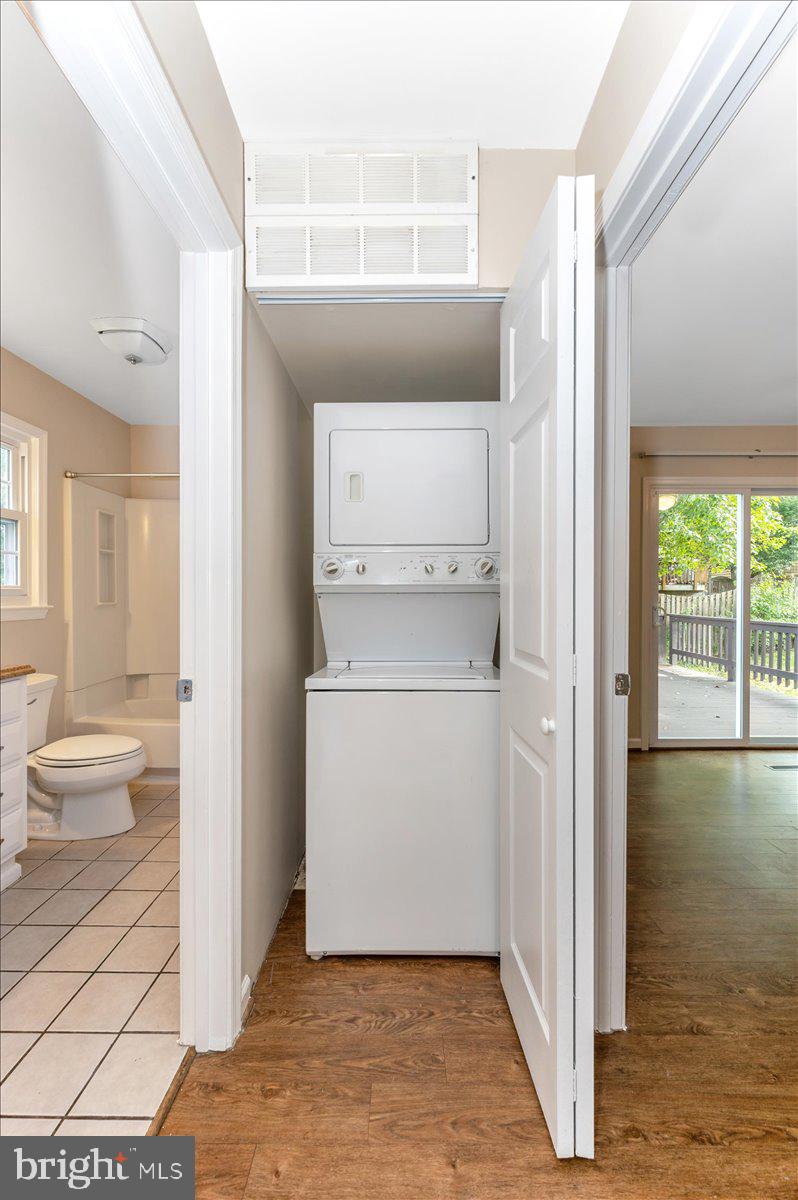 10742 LAKE EDGE COURT