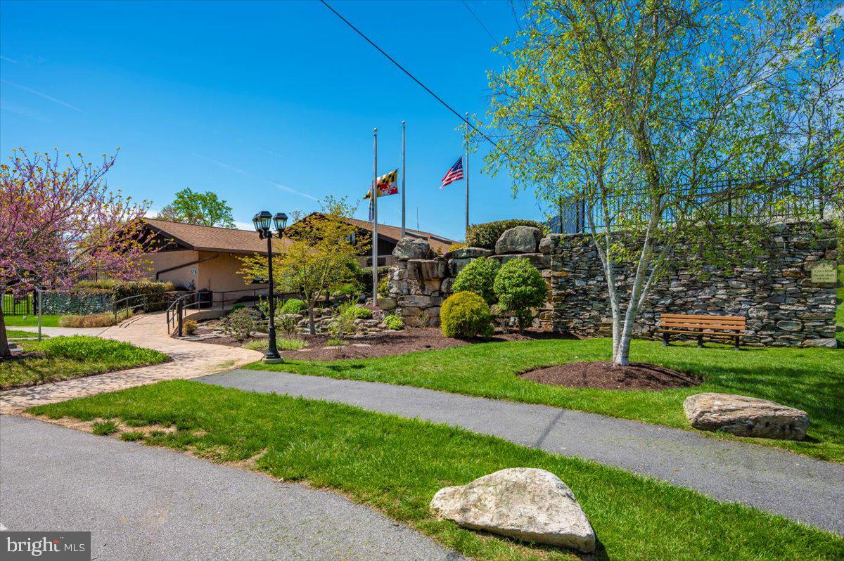 10742 LAKE EDGE COURT