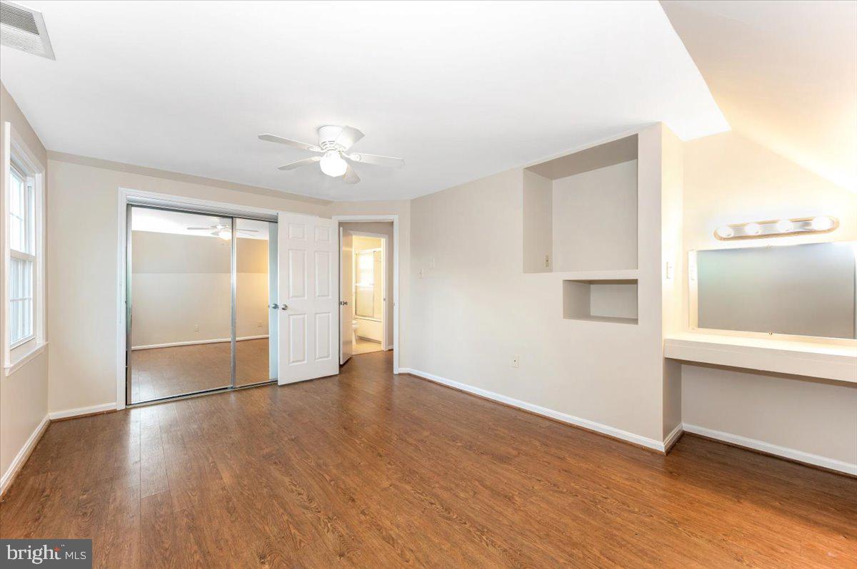 10742 LAKE EDGE COURT