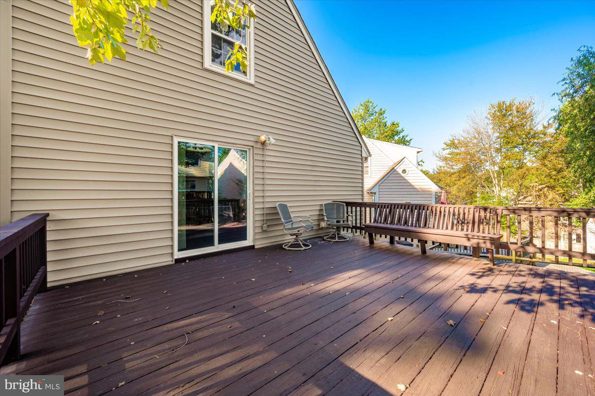 10742 LAKE EDGE COURT