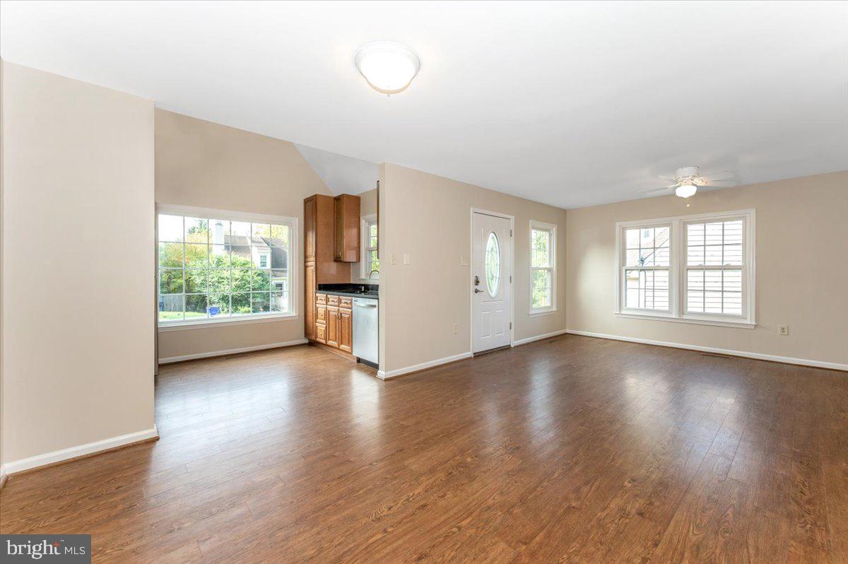 10742 LAKE EDGE COURT