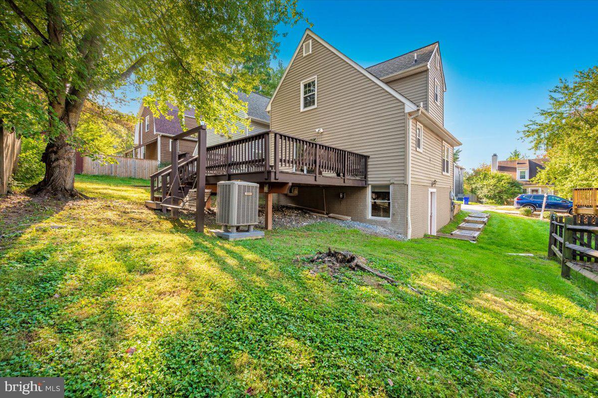 10742 LAKE EDGE COURT