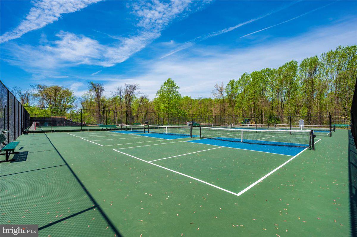 10742 LAKE EDGE COURT