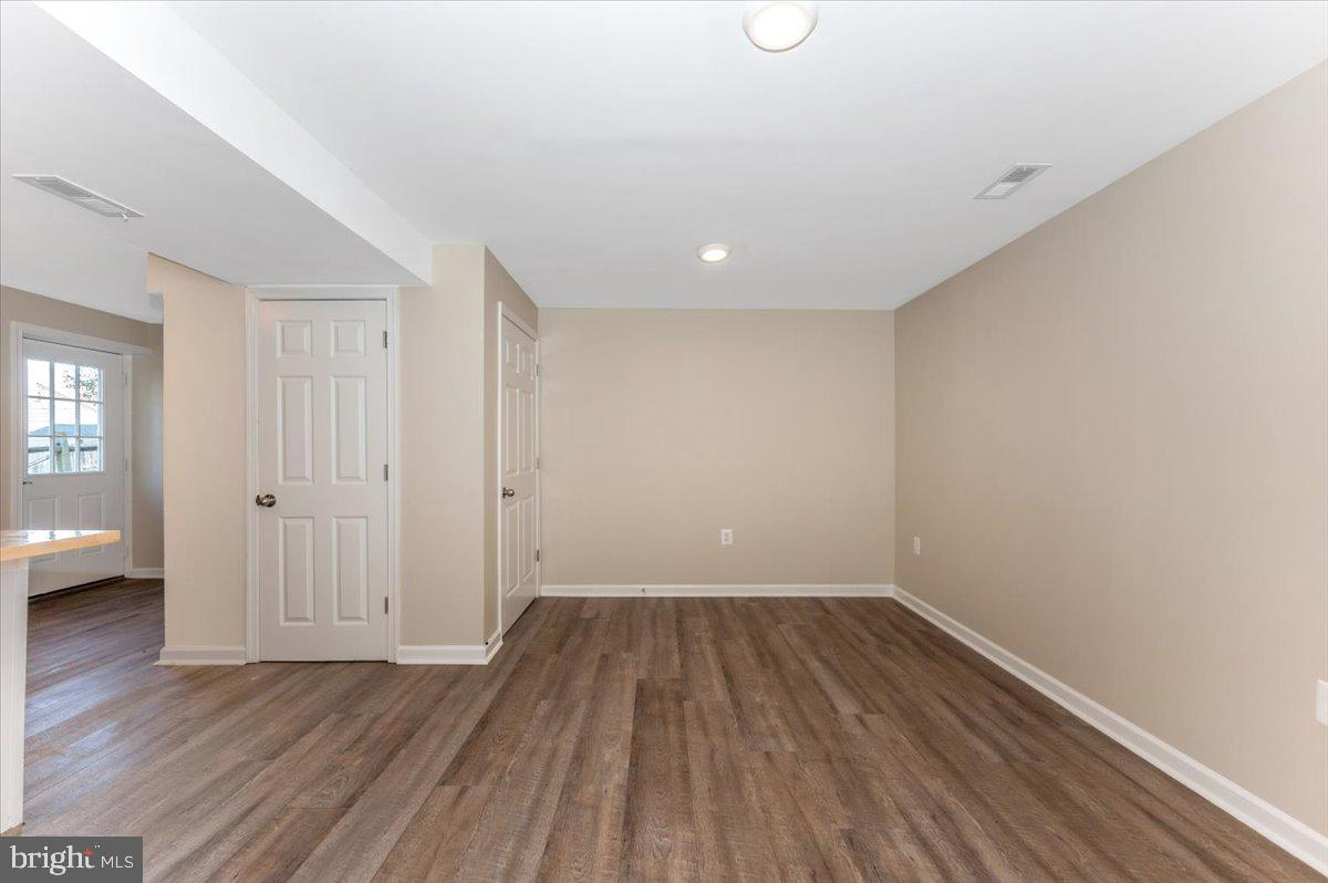 10742 LAKE EDGE COURT