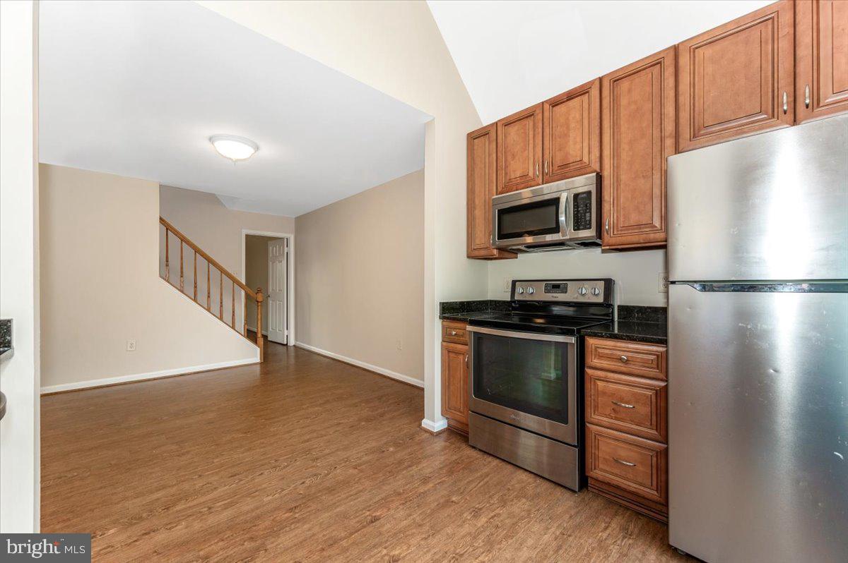 10742 LAKE EDGE COURT