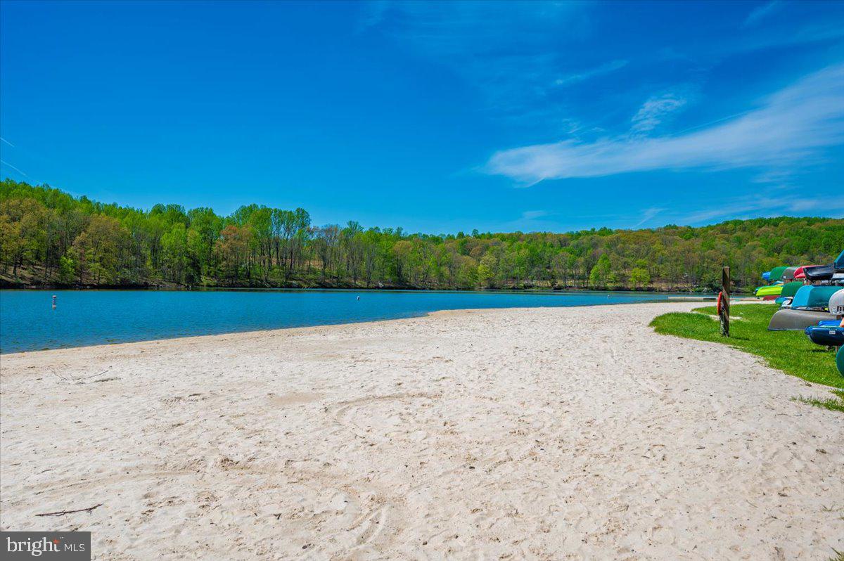 10742 LAKE EDGE COURT