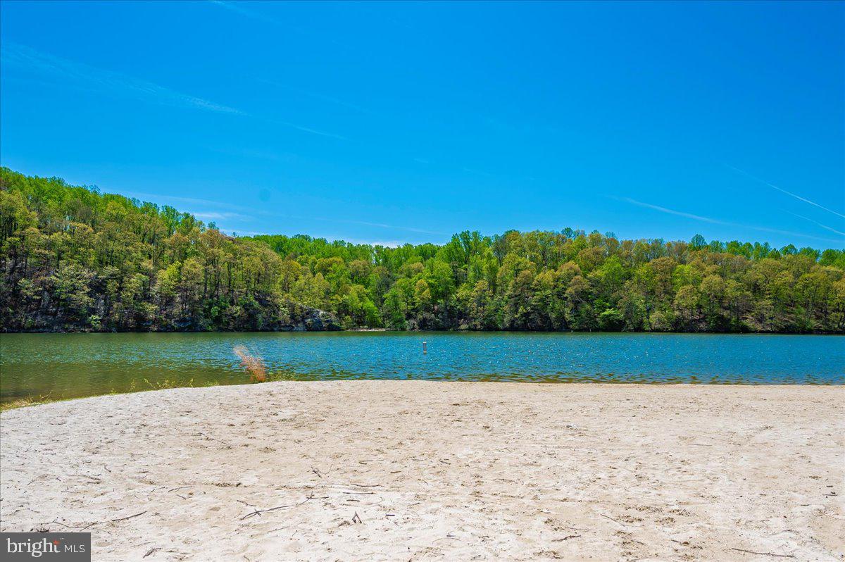 10742 LAKE EDGE COURT