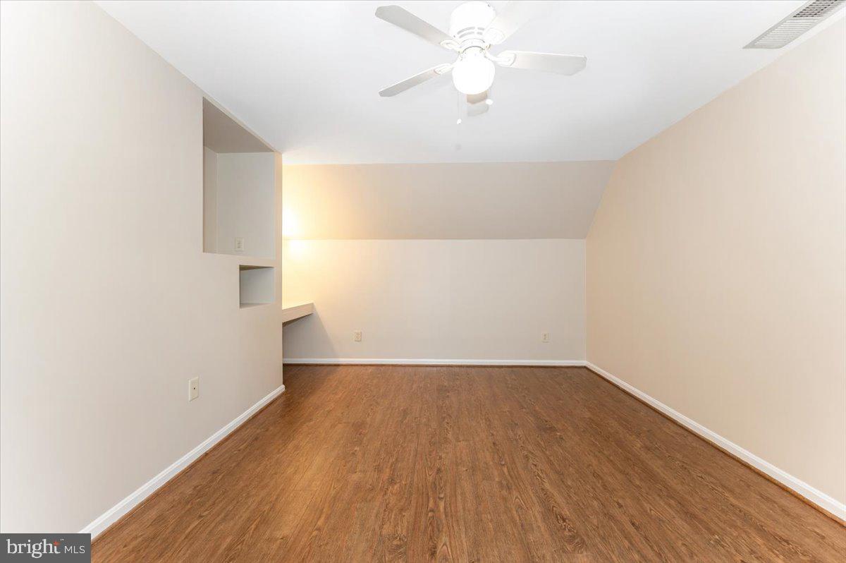 10742 LAKE EDGE COURT