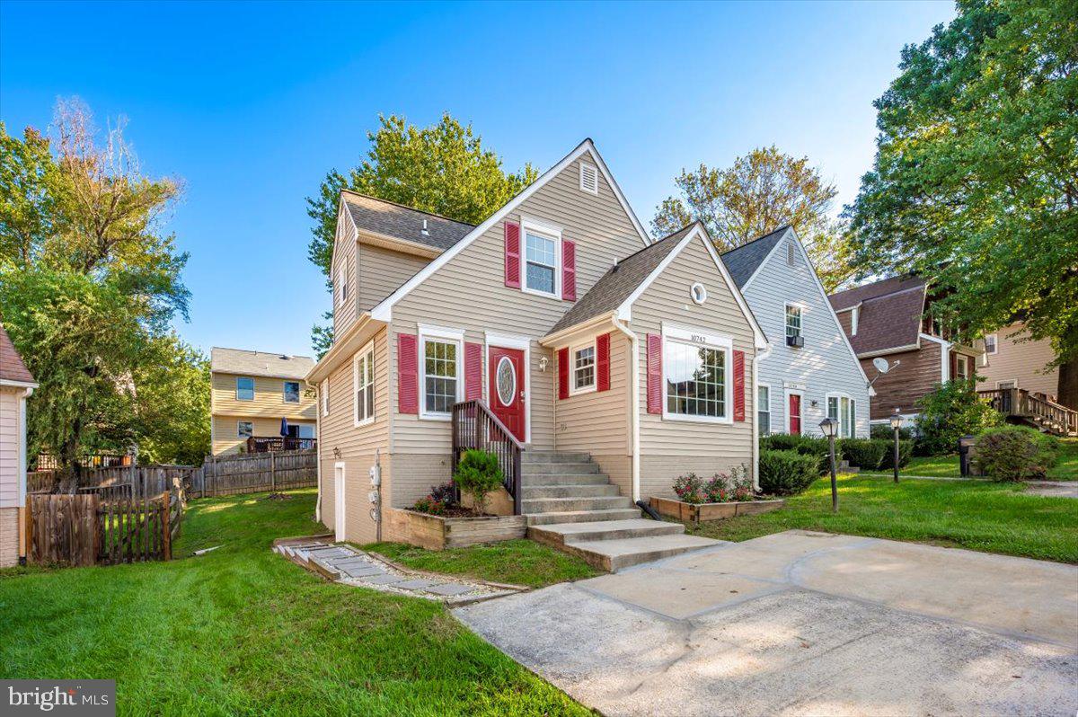 10742 LAKE EDGE COURT