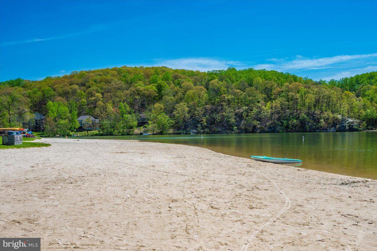 10742 LAKE EDGE COURT