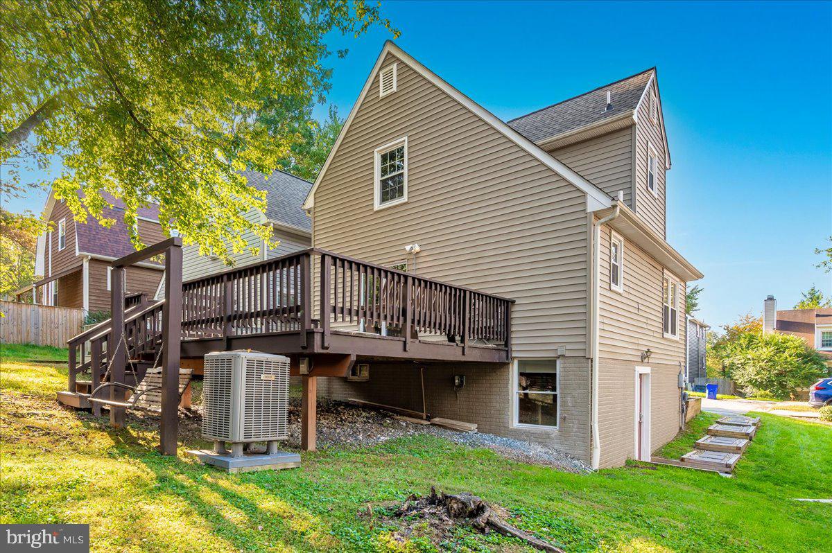 10742 LAKE EDGE COURT