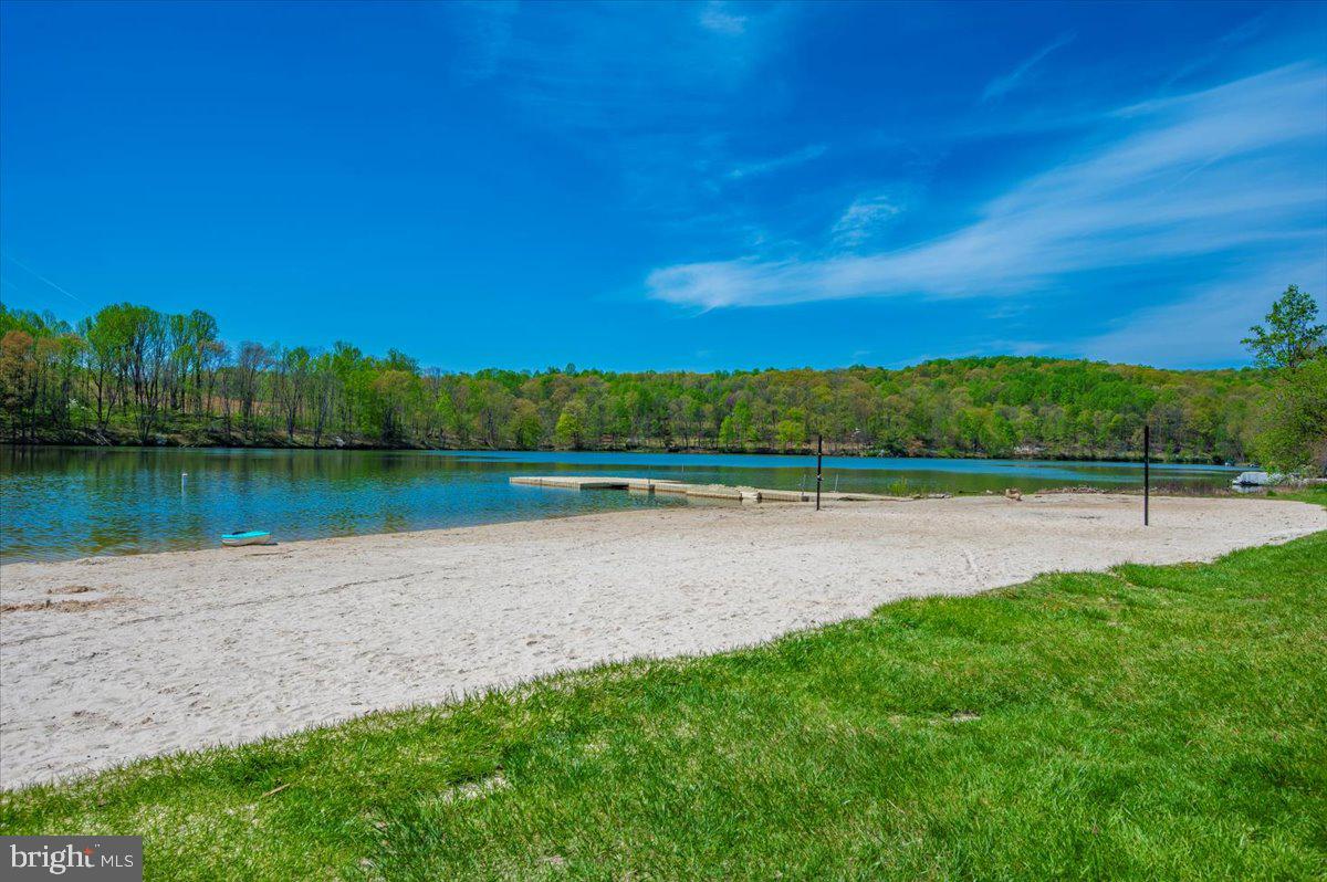 10742 LAKE EDGE COURT