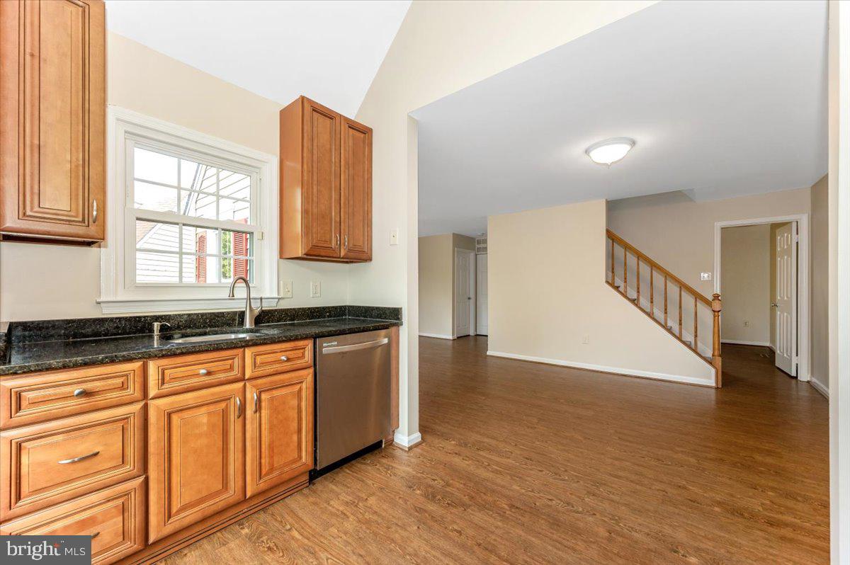 10742 LAKE EDGE COURT