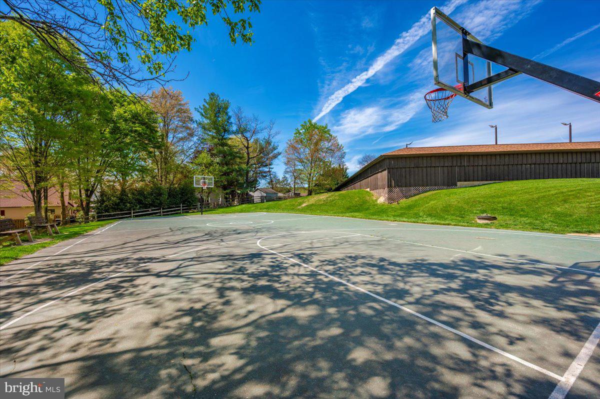 10742 LAKE EDGE COURT