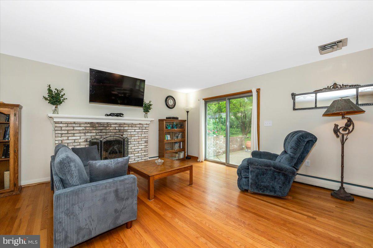 22019 Mohawk Dr