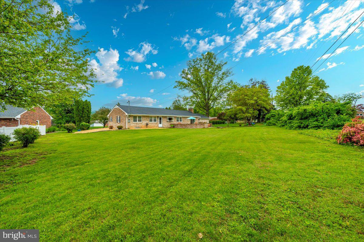 22019 Mohawk Dr