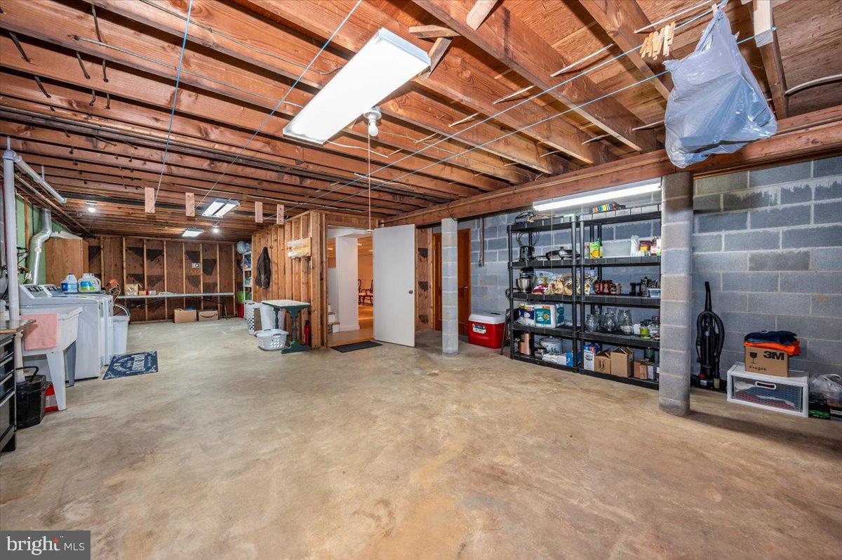 22019 Mohawk Dr