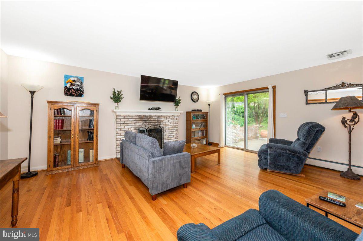 22019 Mohawk Dr