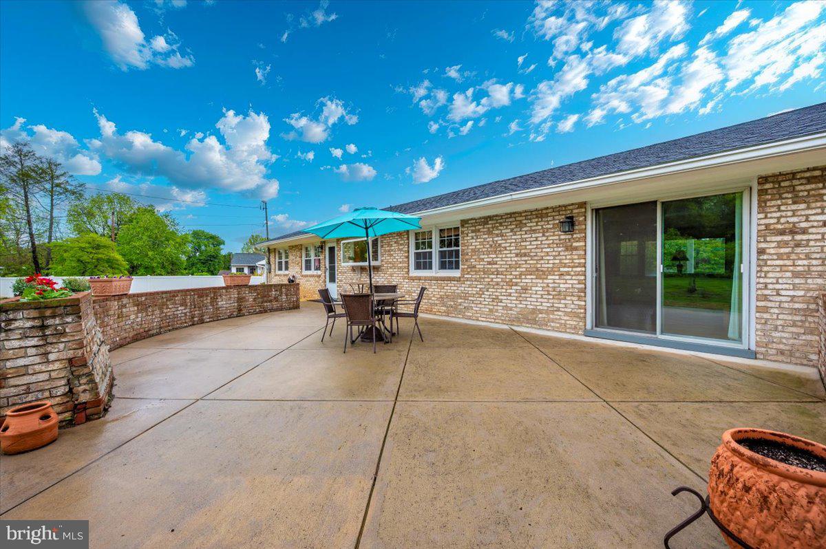 22019 Mohawk Dr