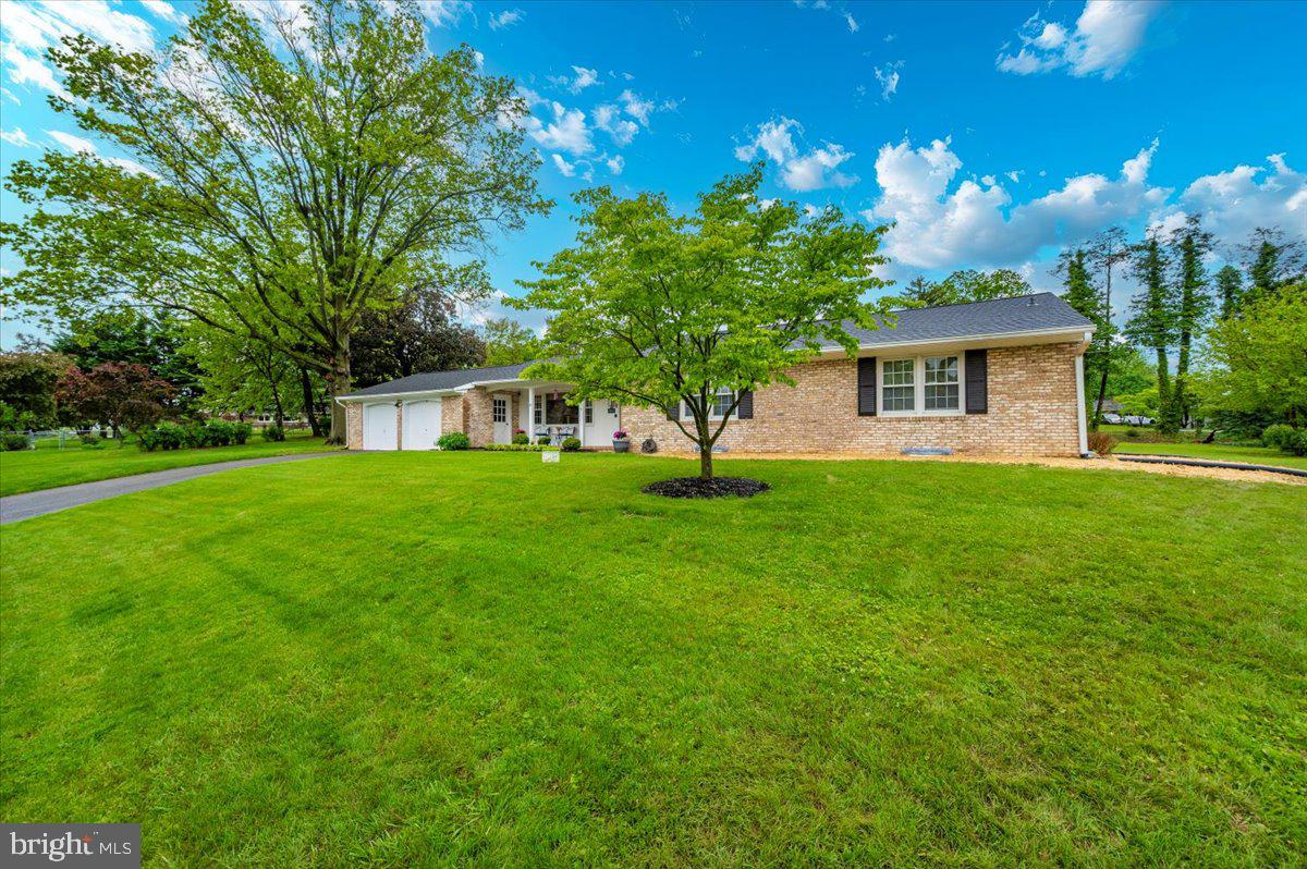22019 Mohawk Dr