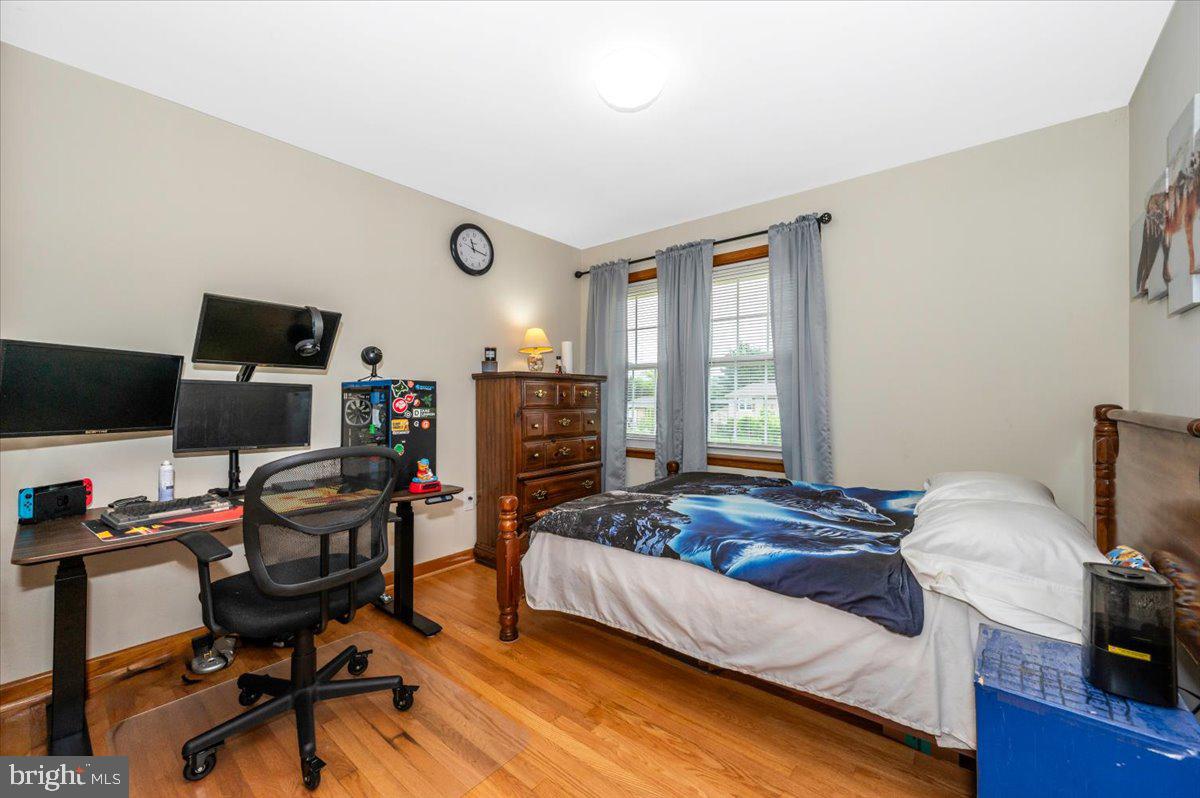 22019 Mohawk Dr