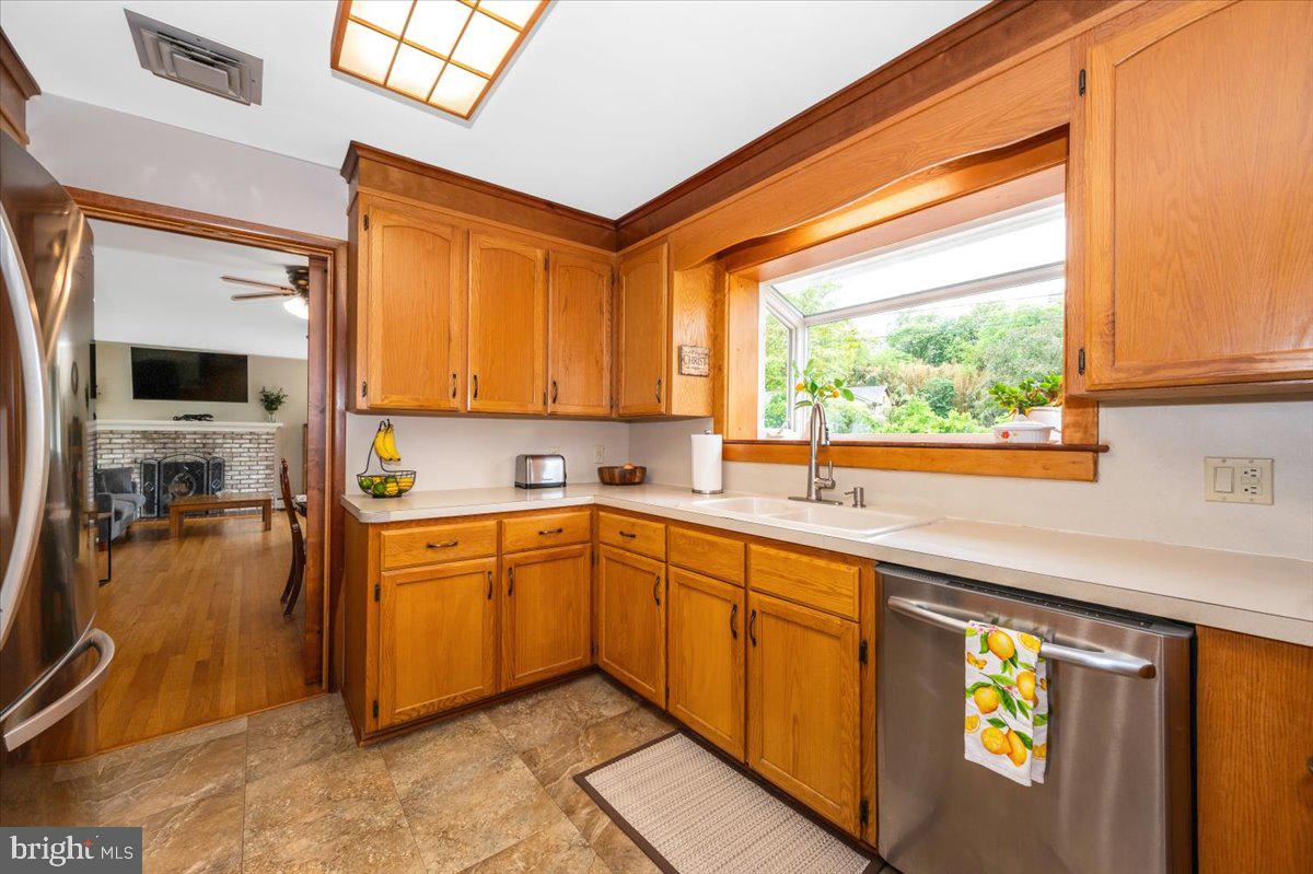 22019 Mohawk Dr