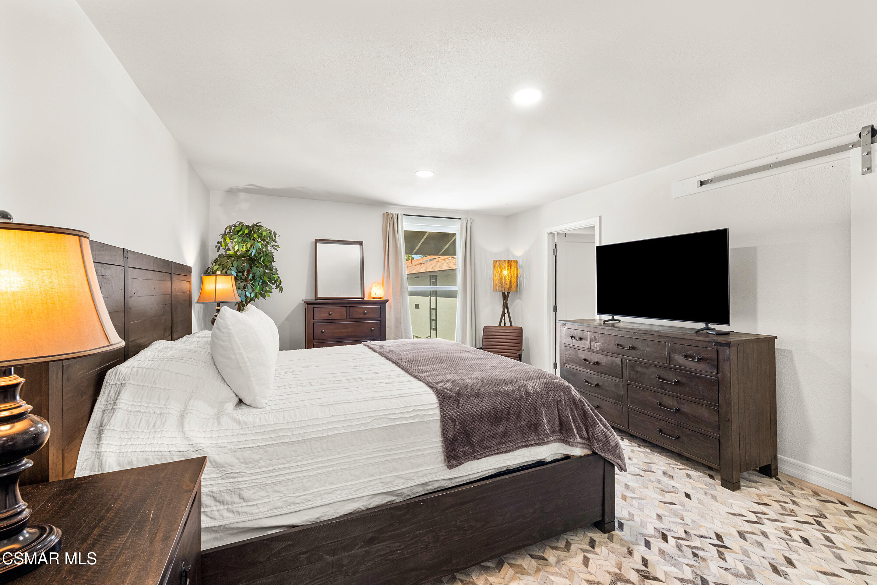 31550 Agoura Road, 3