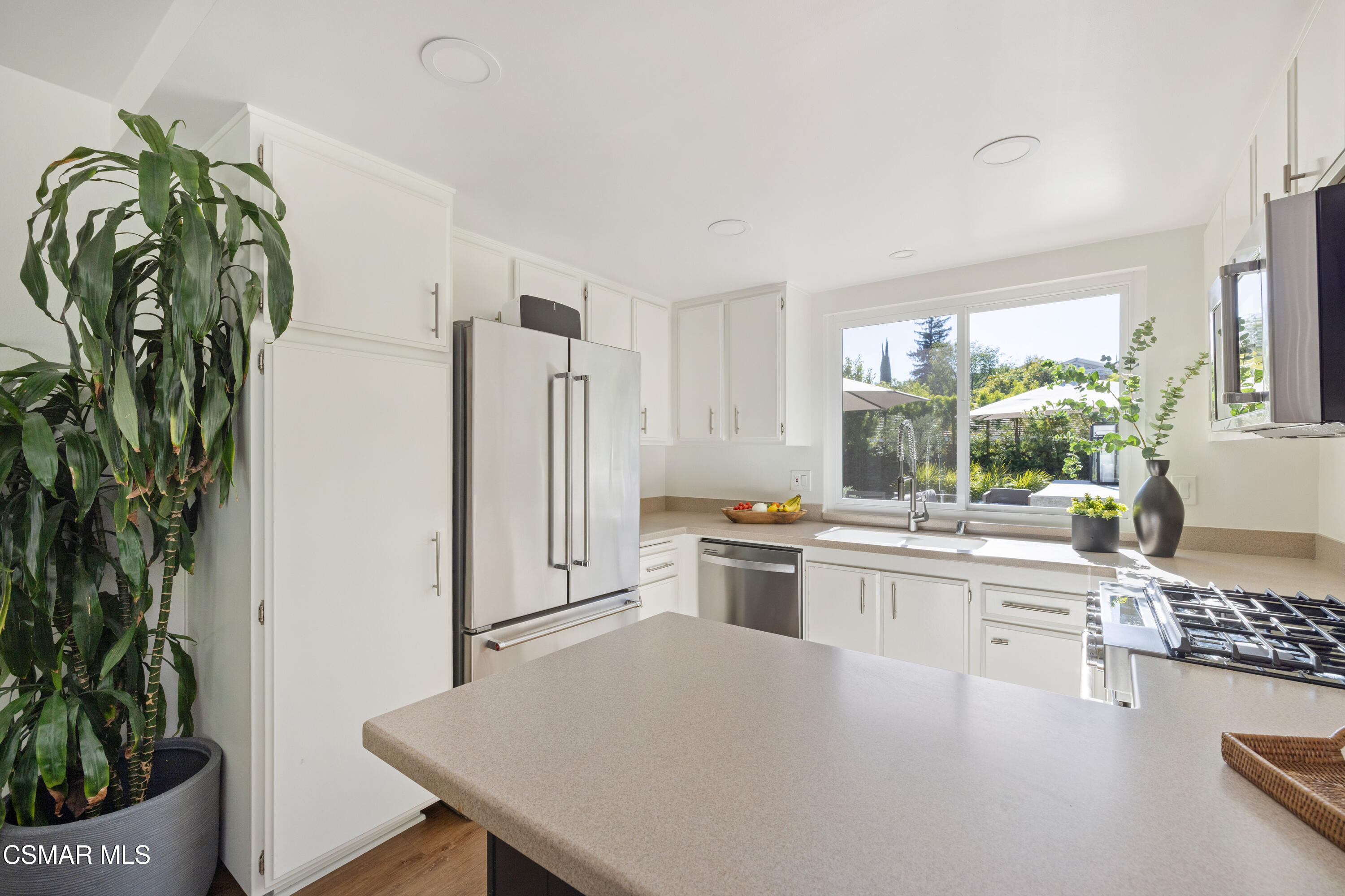 1501 Valecroft Avenue