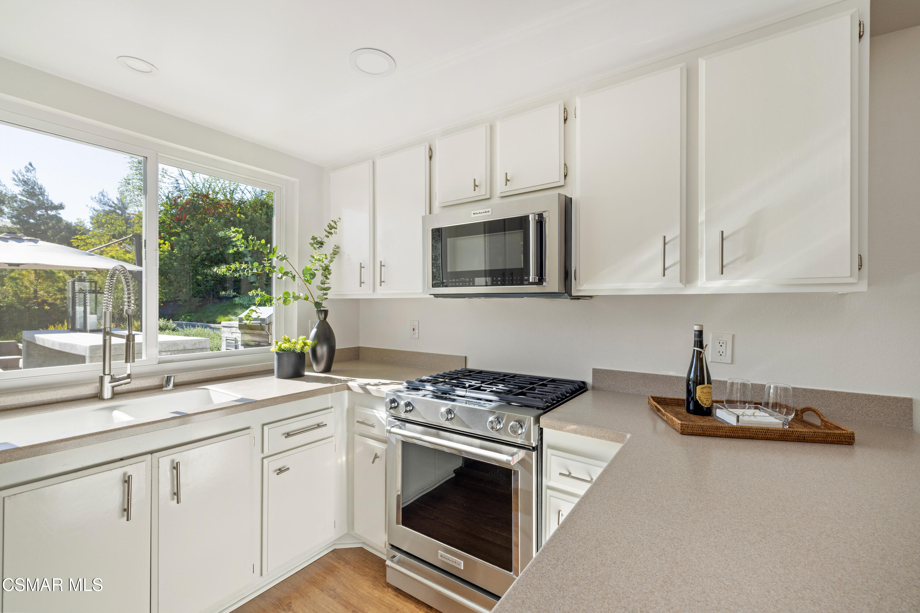 1501 Valecroft Avenue