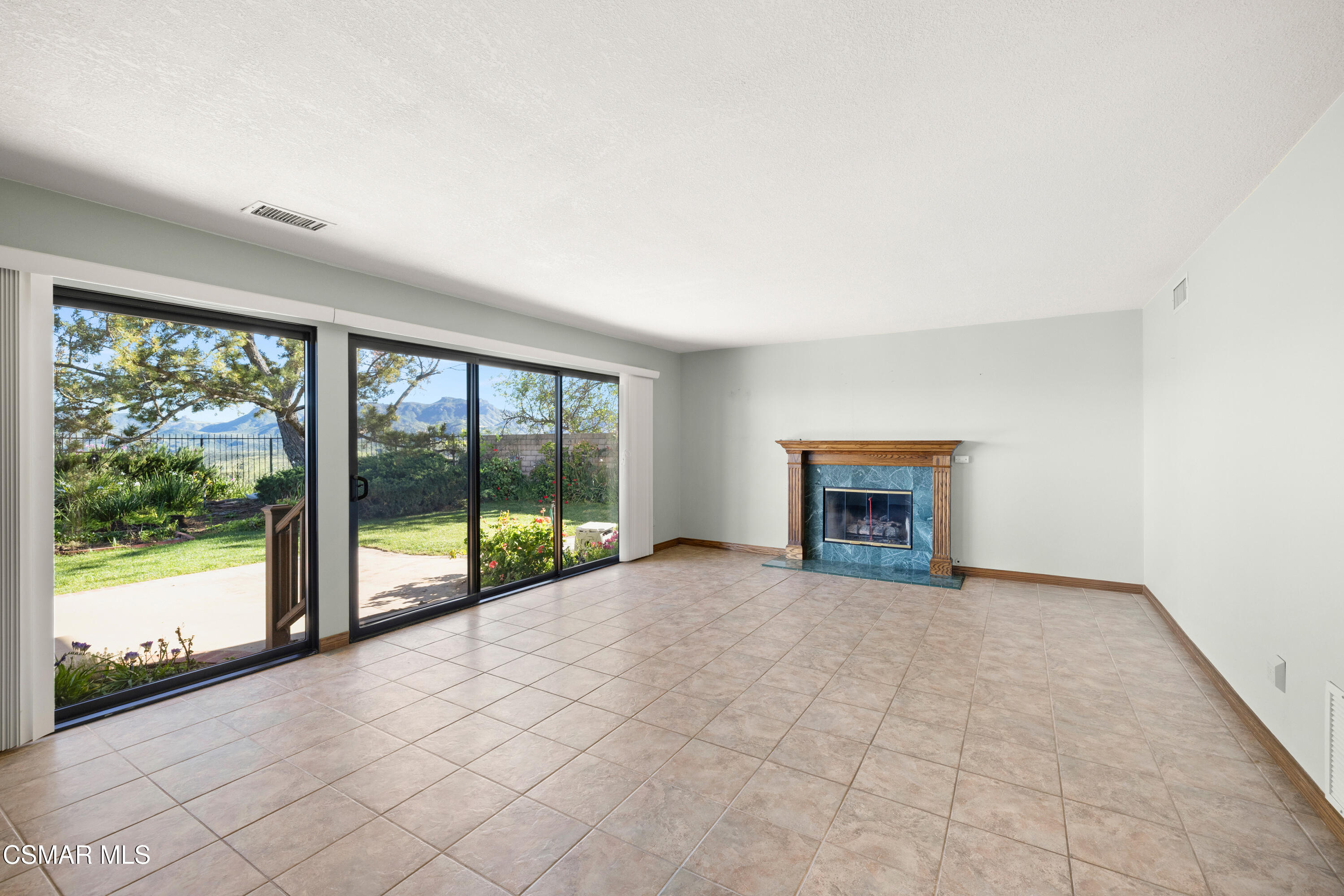 1642 Castlehill Court