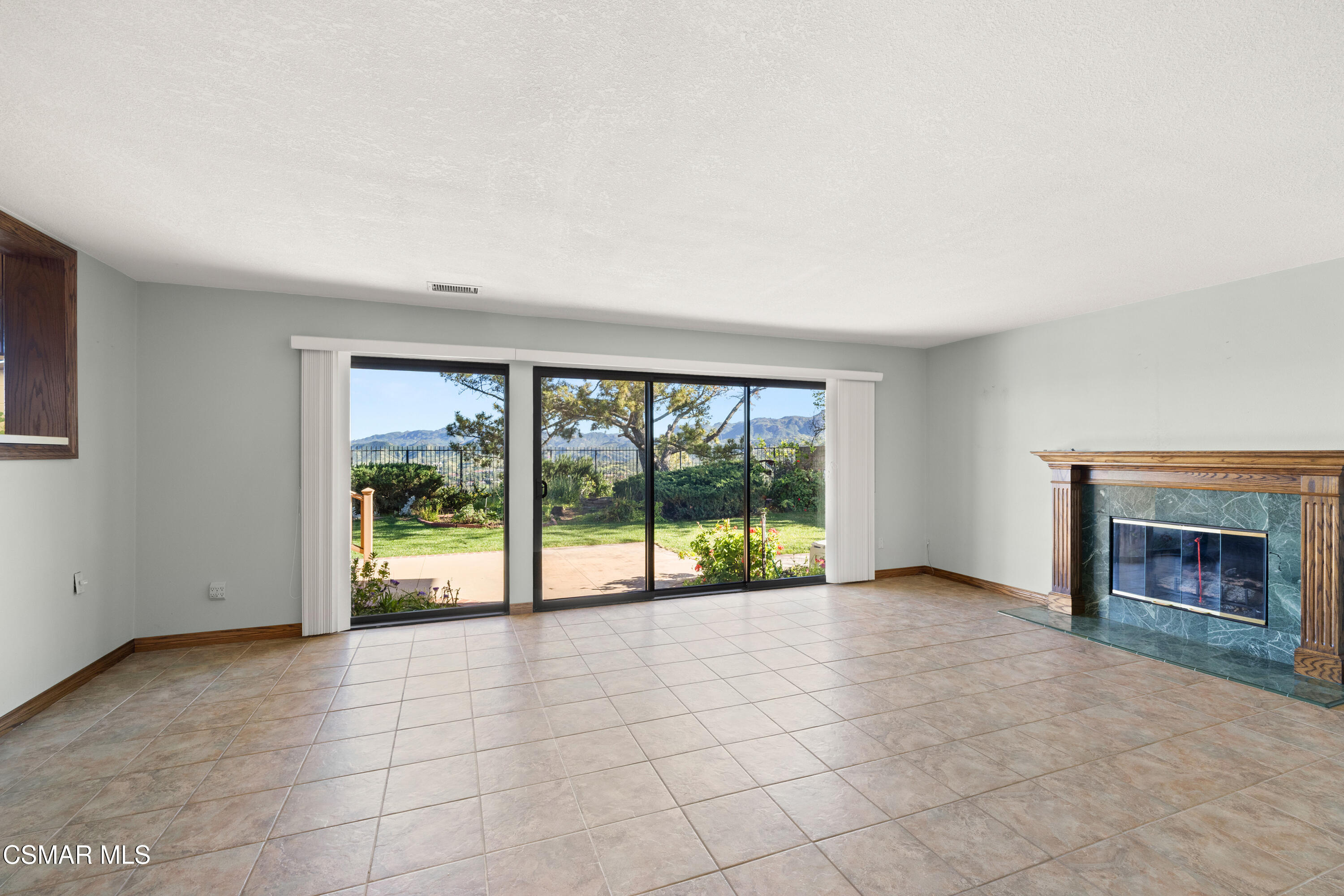 1642 Castlehill Court