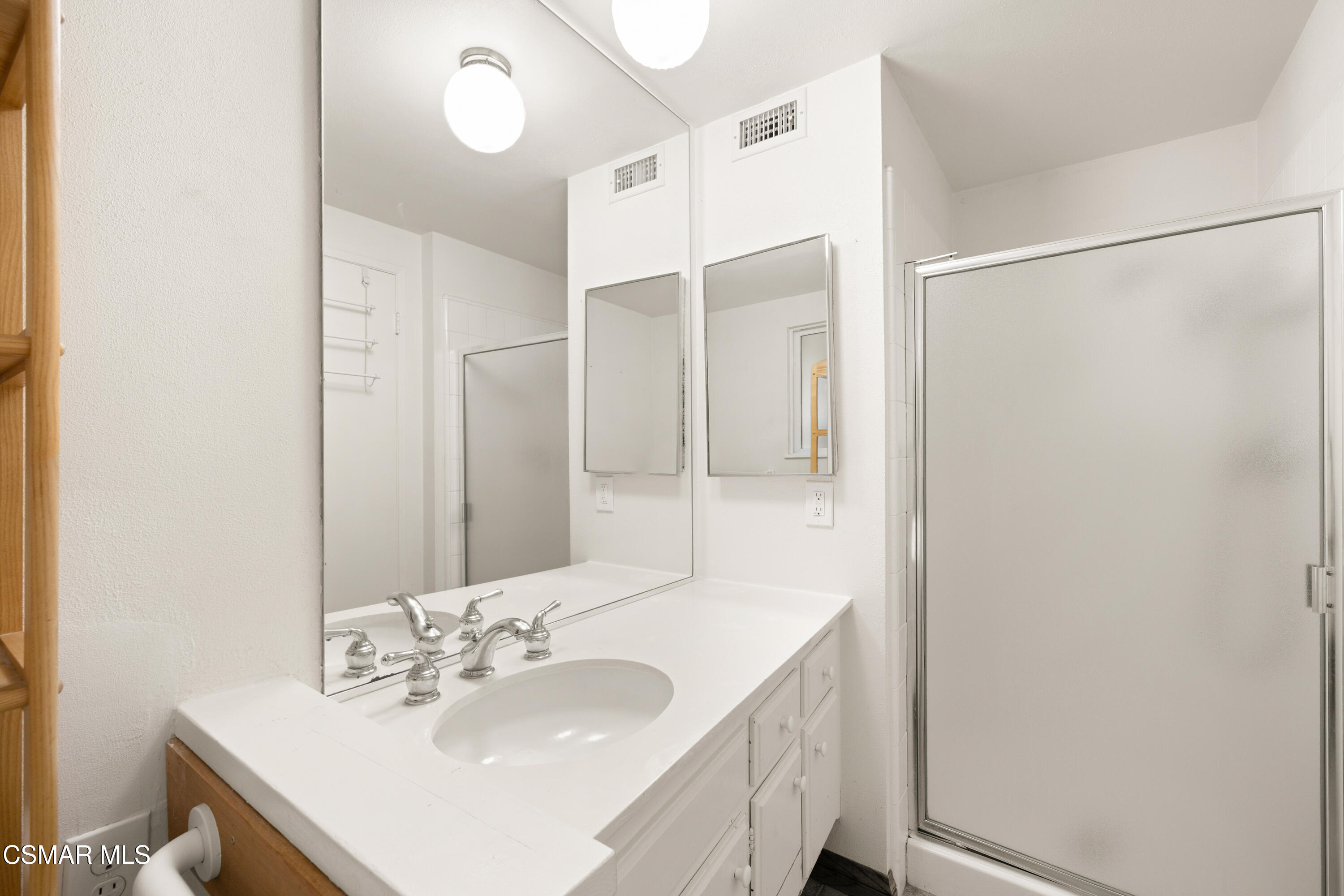 1642 Castlehill Court