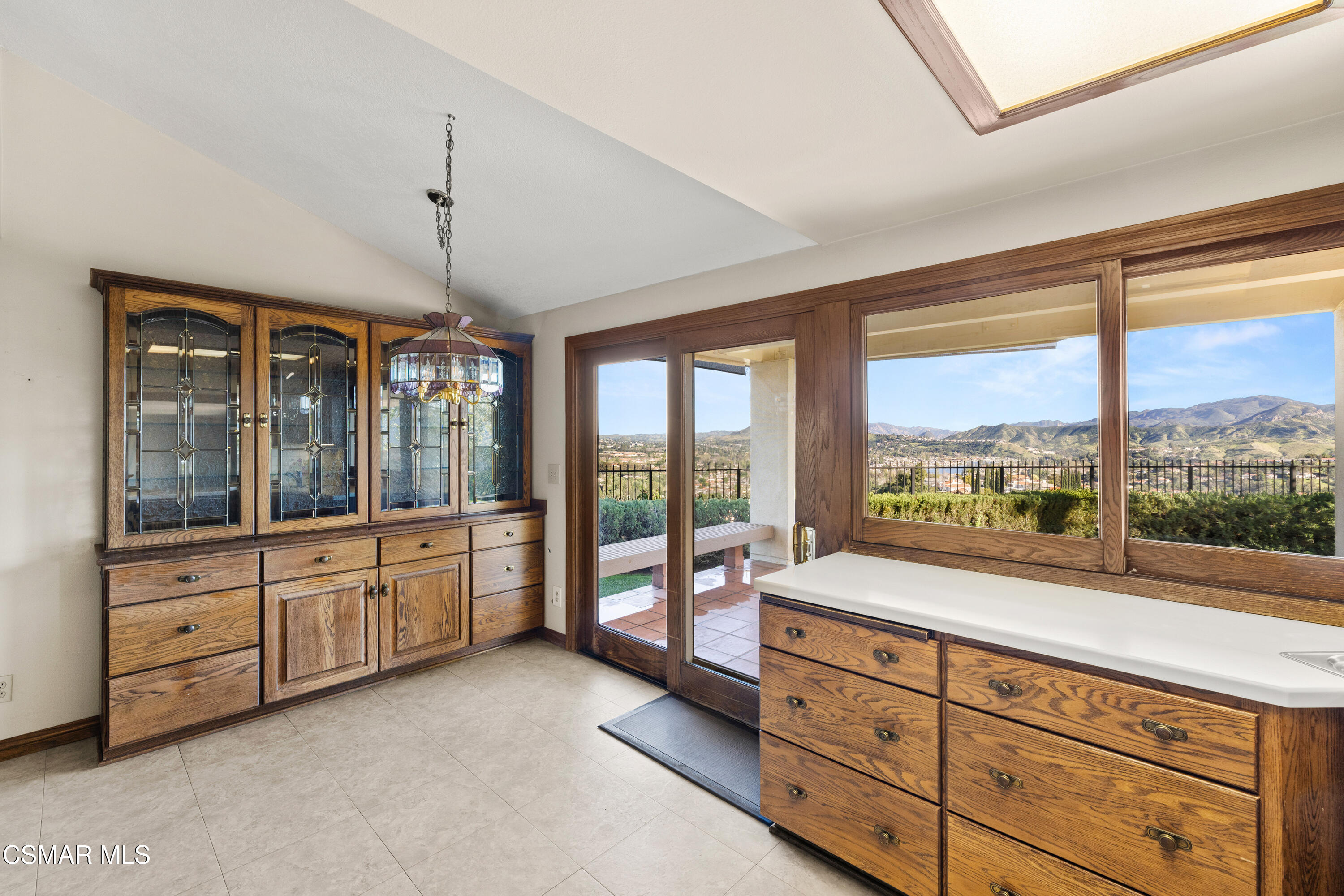 1642 Castlehill Court