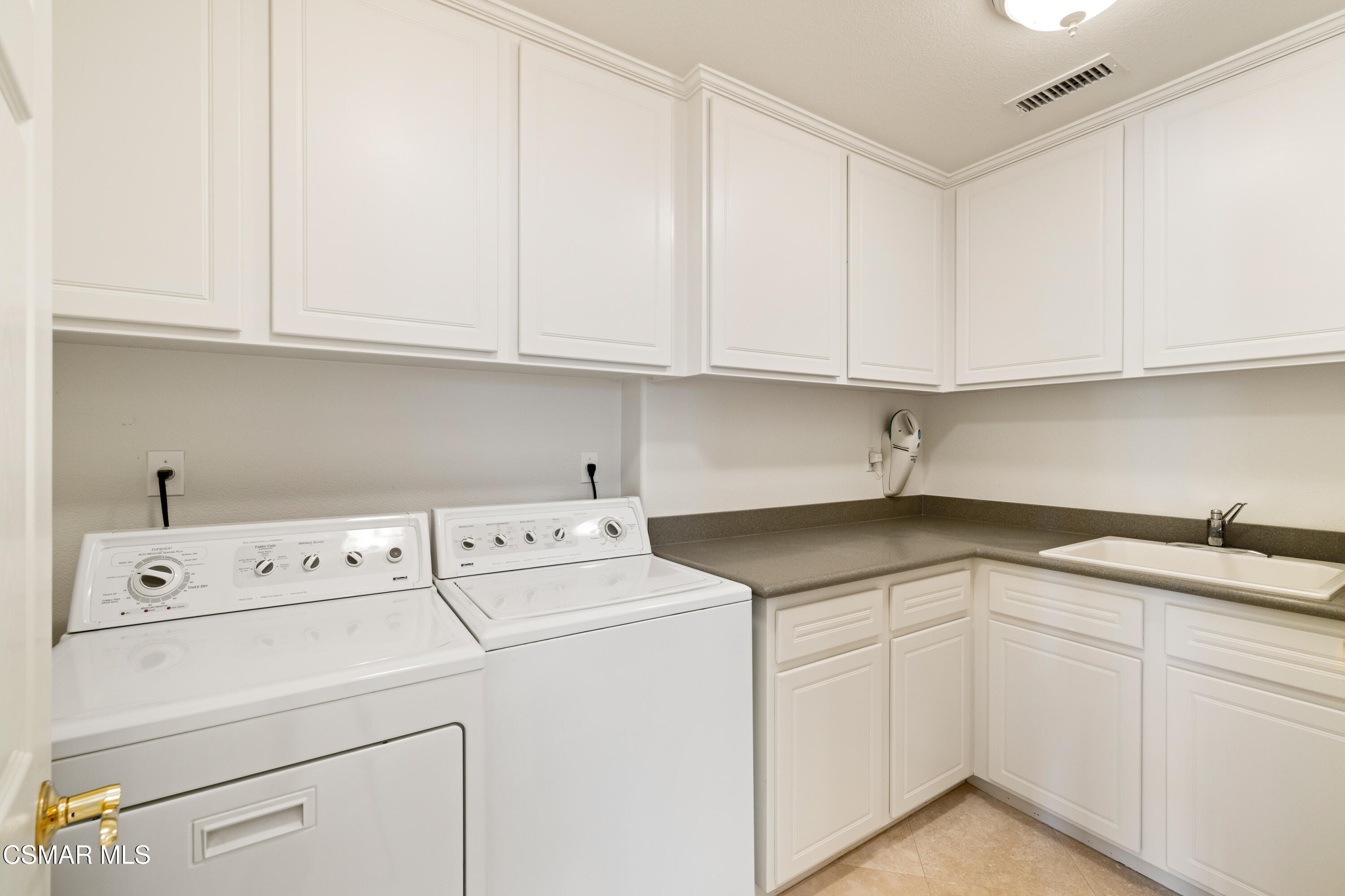 3138 Heavenly Ridge Street