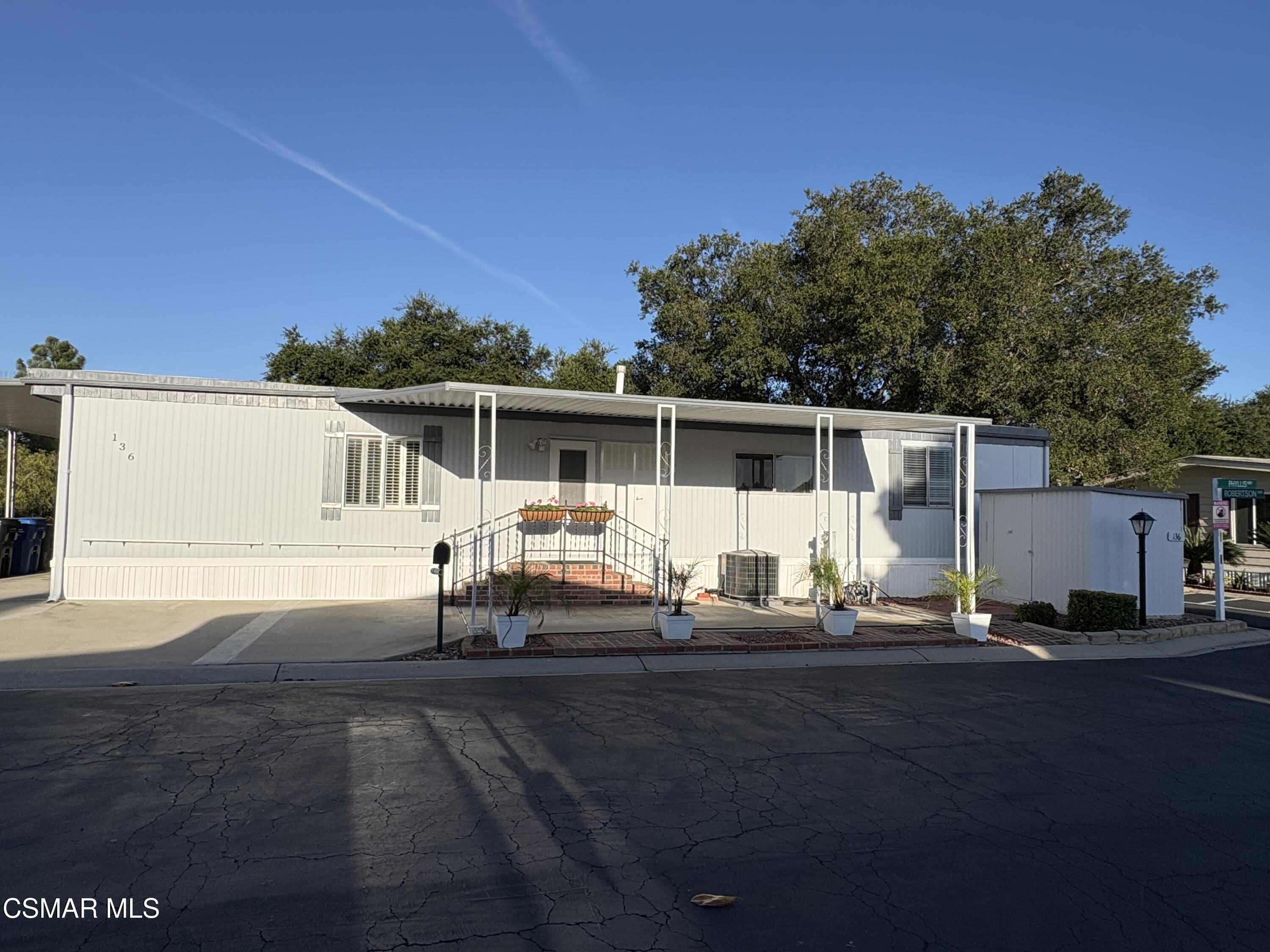 136 Phyllis Way, 136