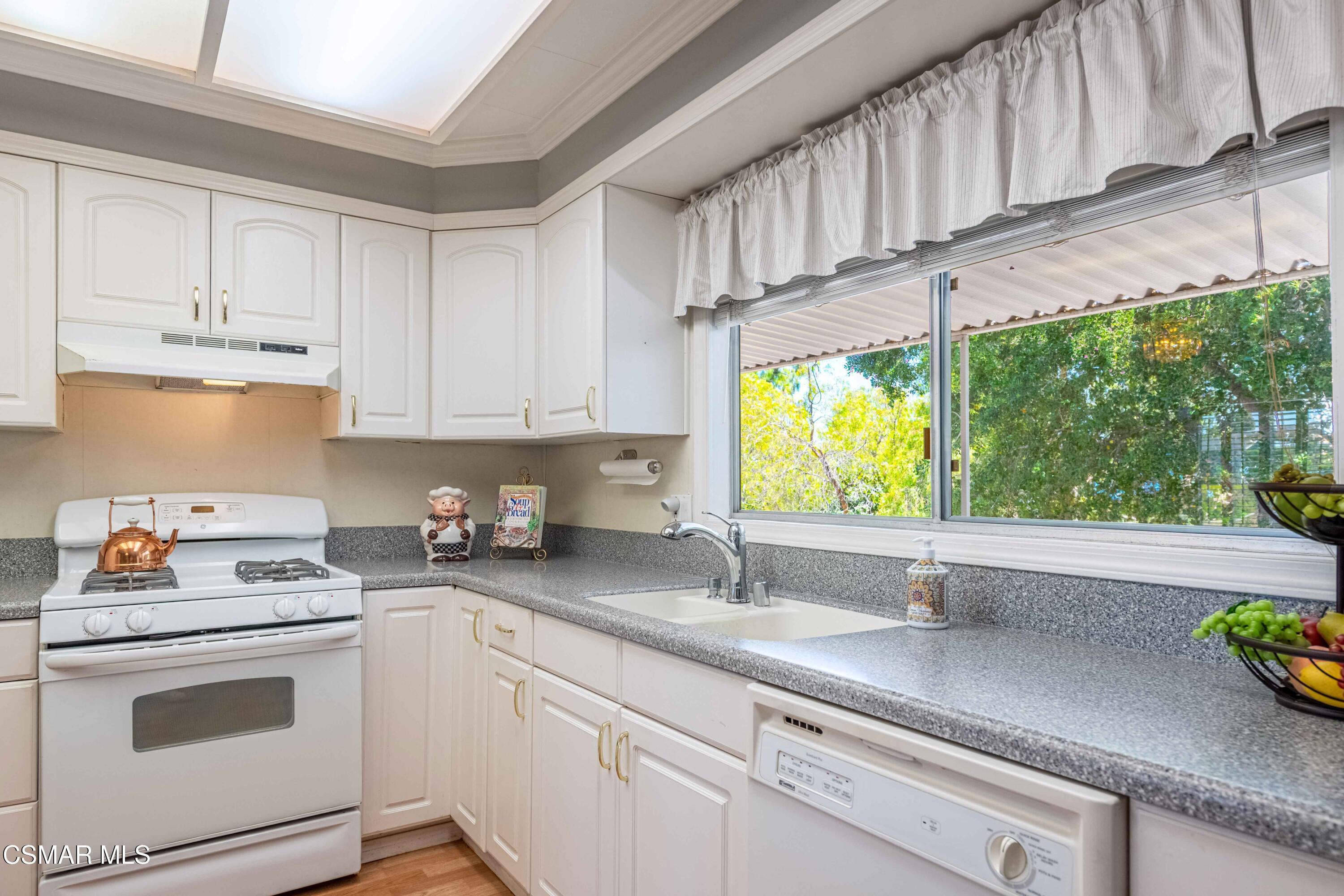 136 Phyllis Way, 136