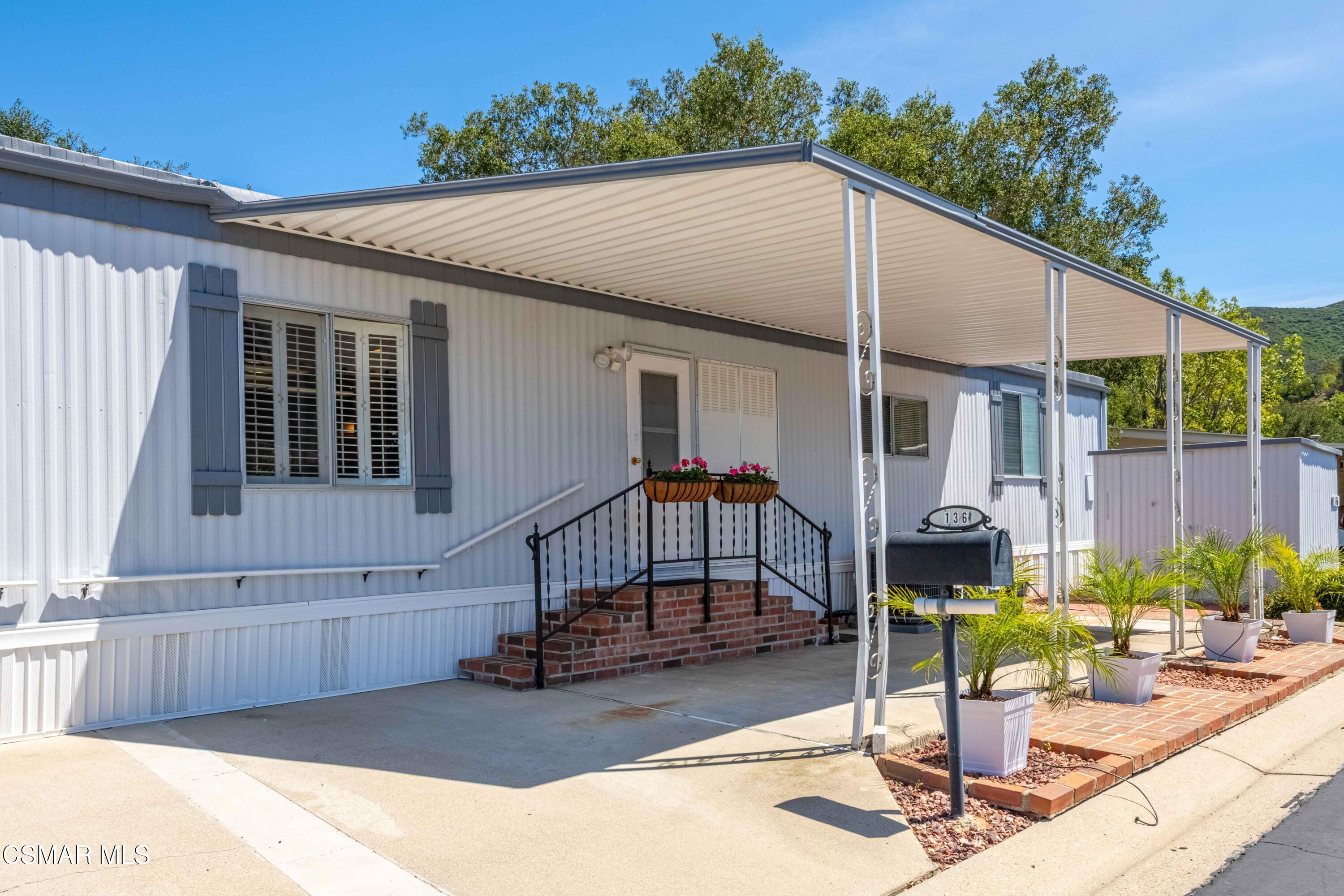 136 Phyllis Way, 136