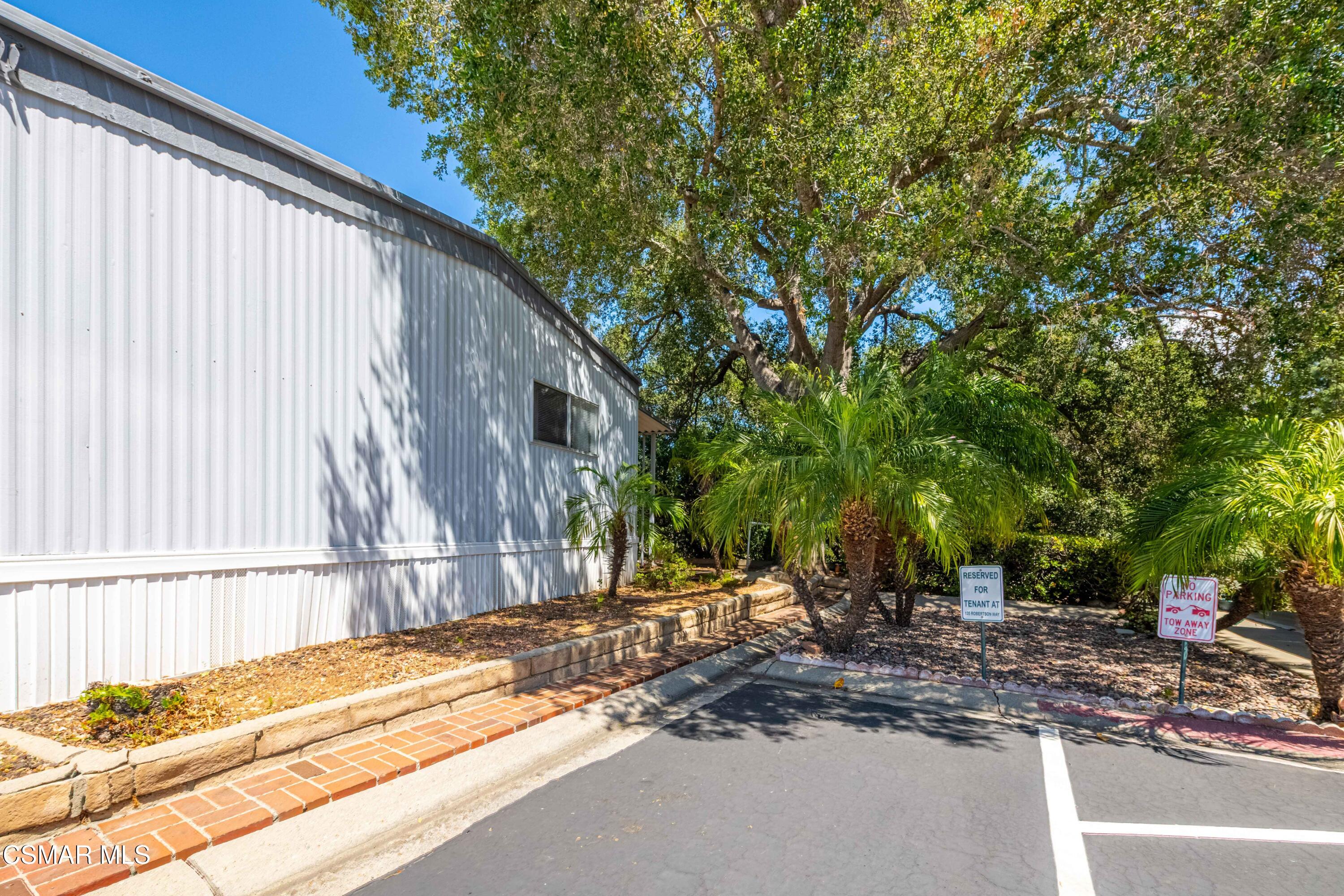 136 Phyllis Way, 136