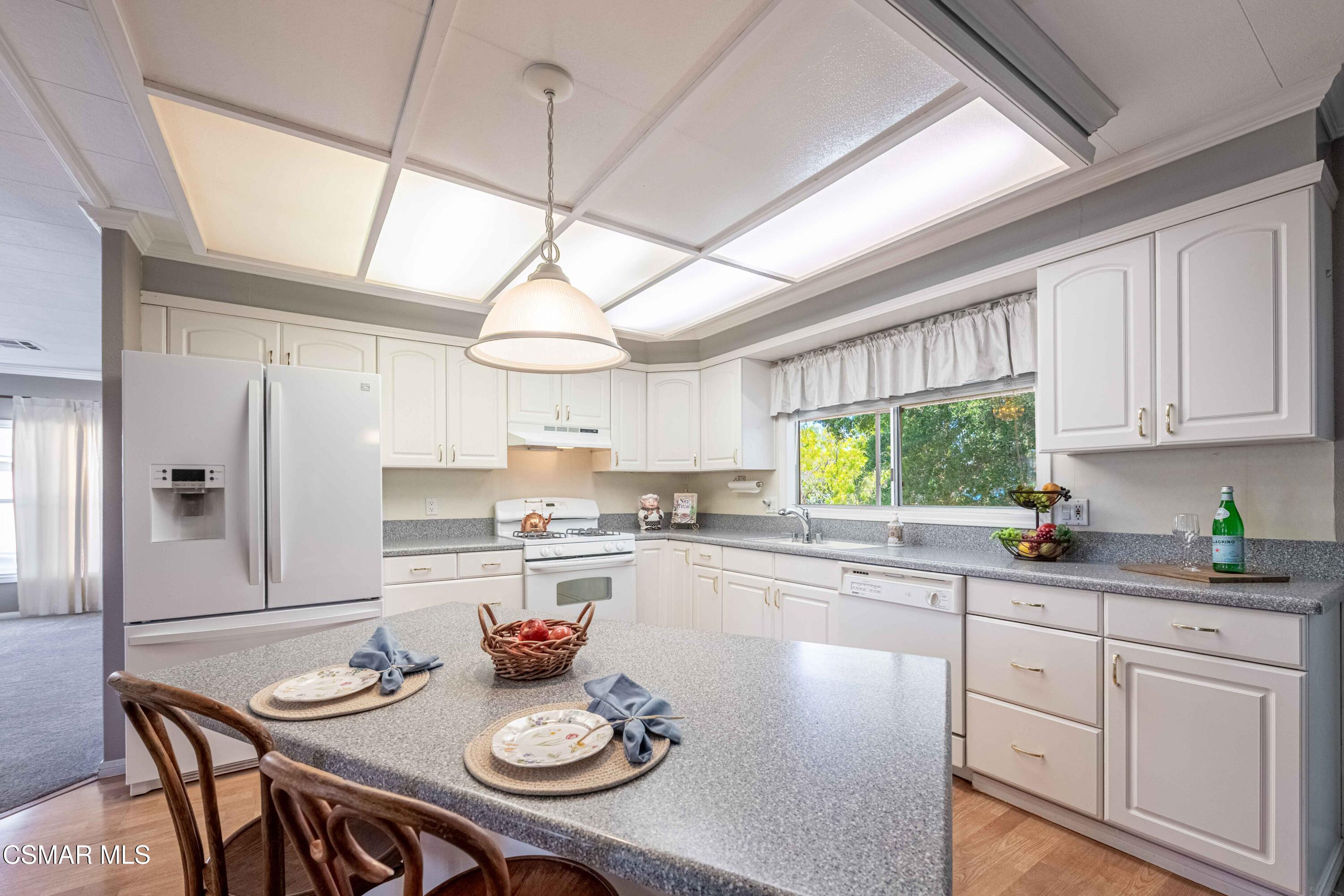 136 Phyllis Way, 136