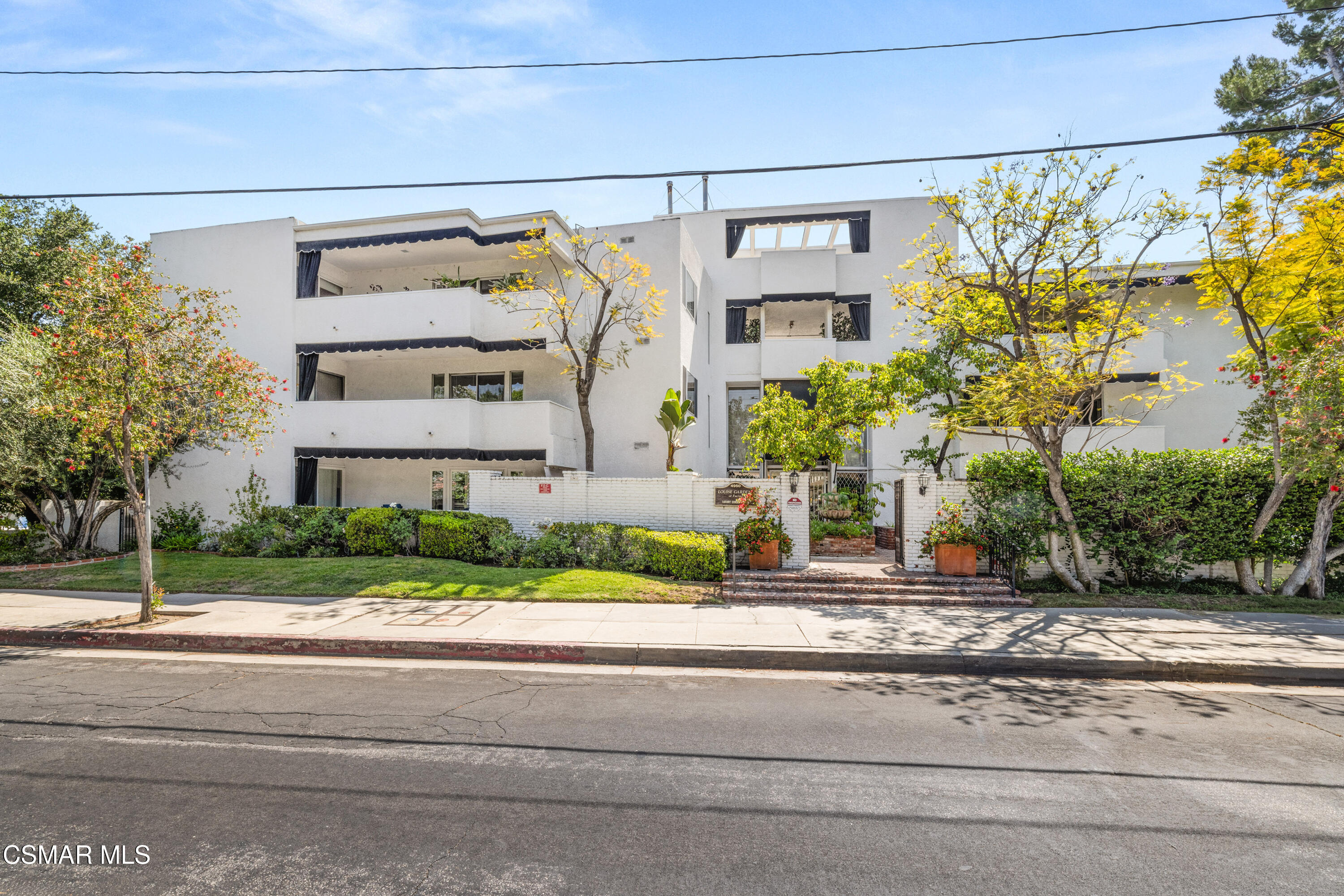 4950 Louise Avenue, 301