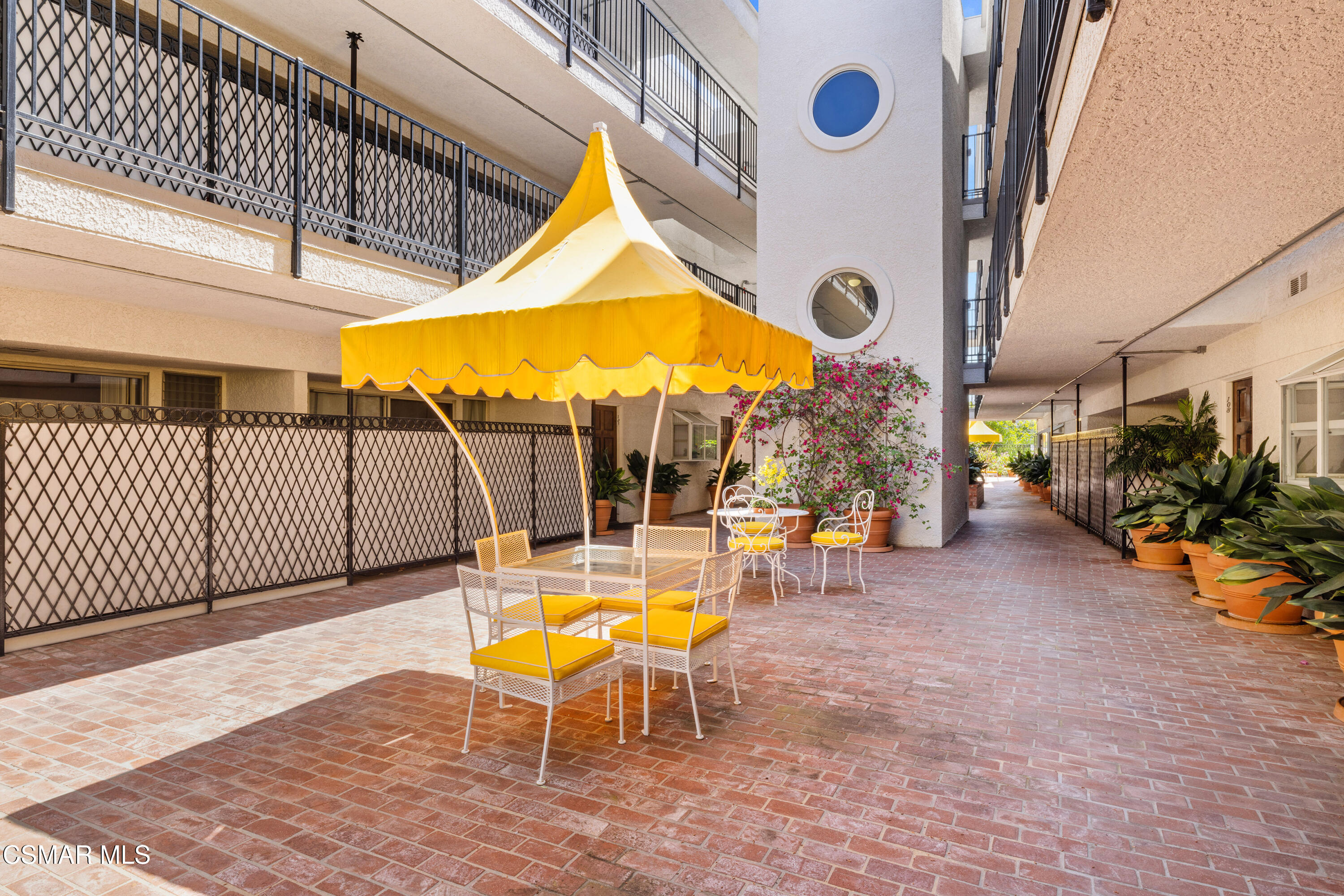 4950 Louise Avenue, 301