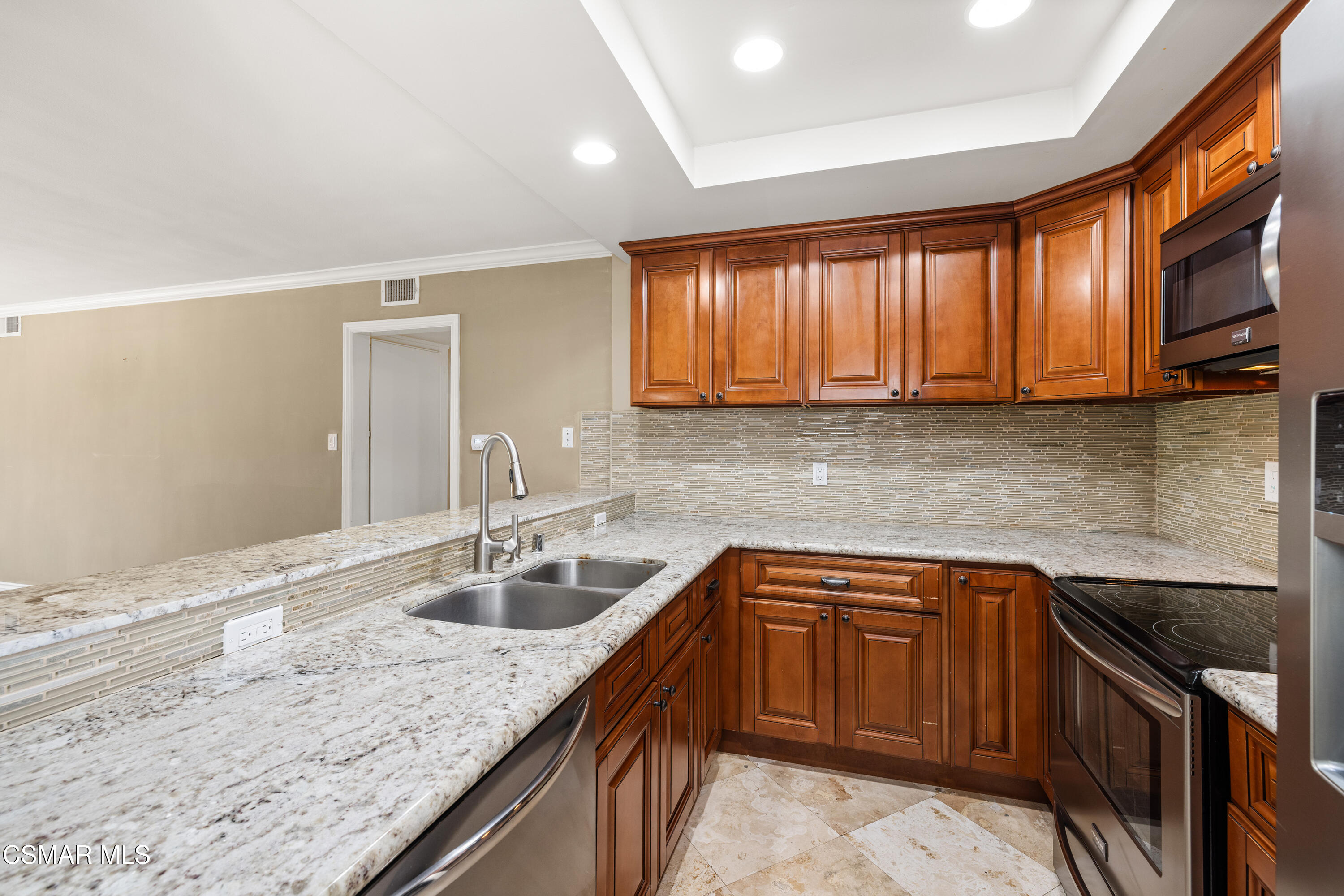 4950 Louise Avenue, 301