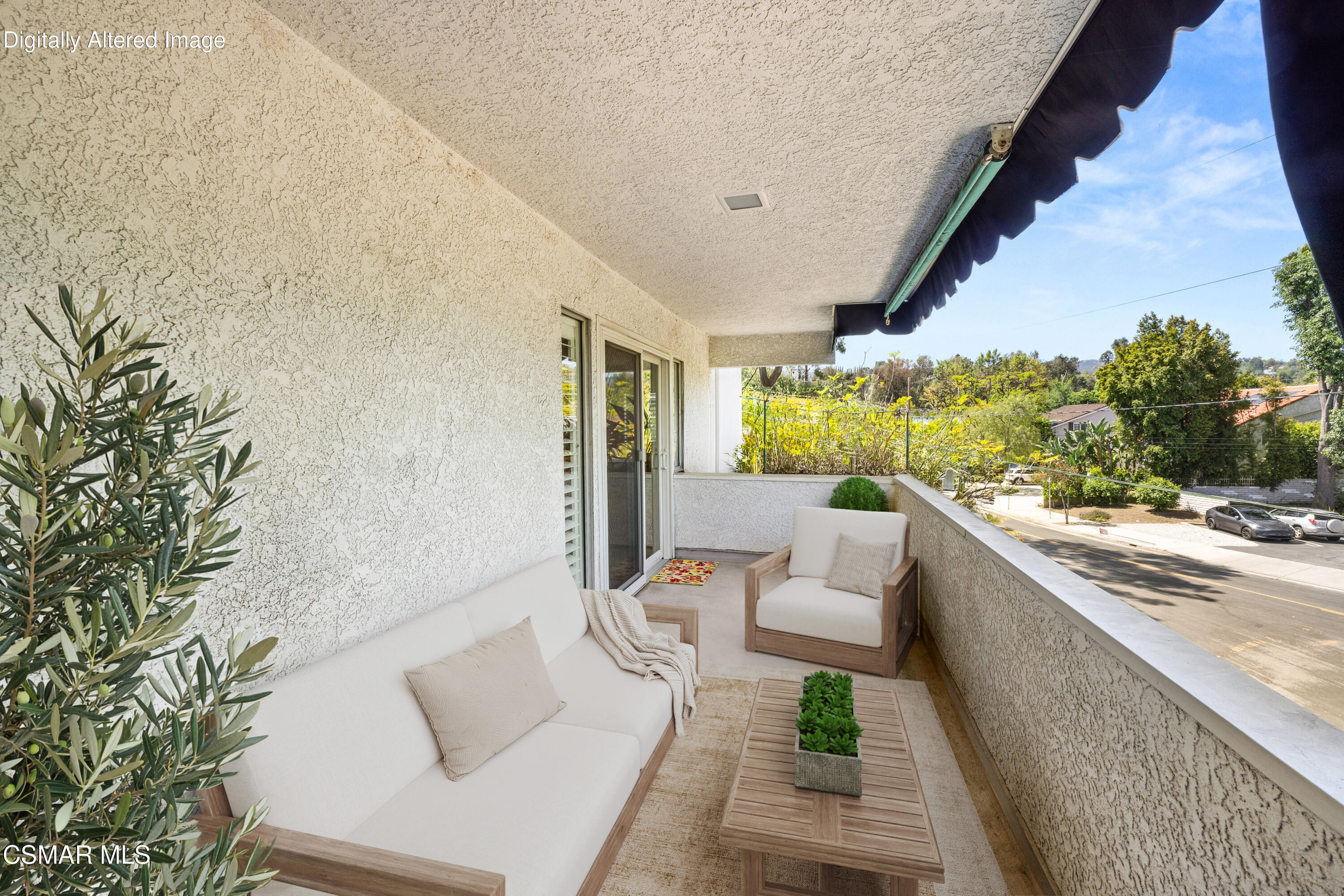 4950 Louise Avenue, 301