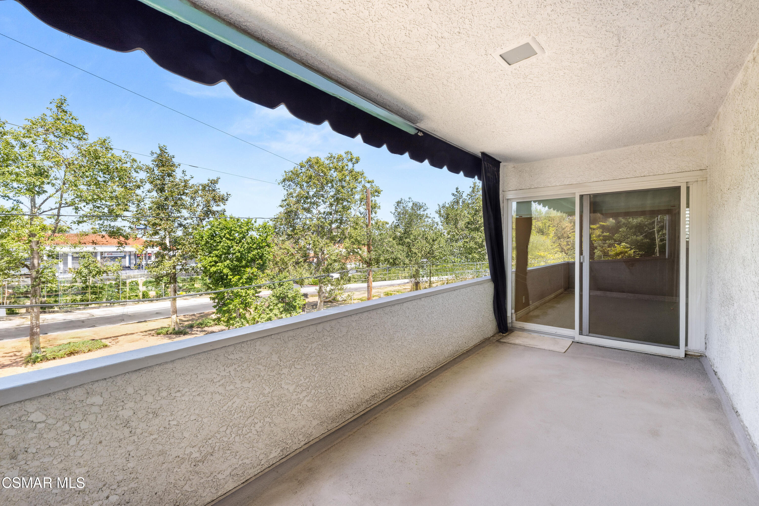 4950 Louise Avenue, 301