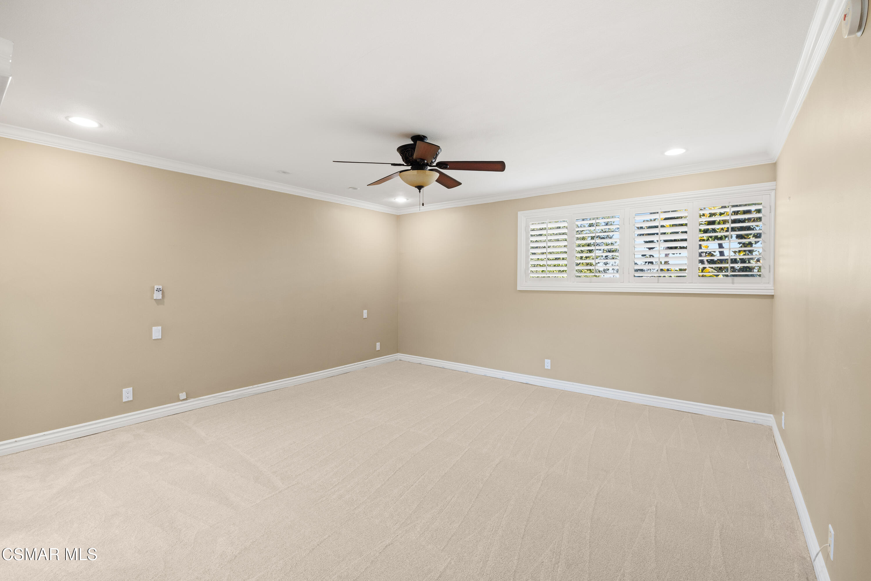 4950 Louise Avenue, 301
