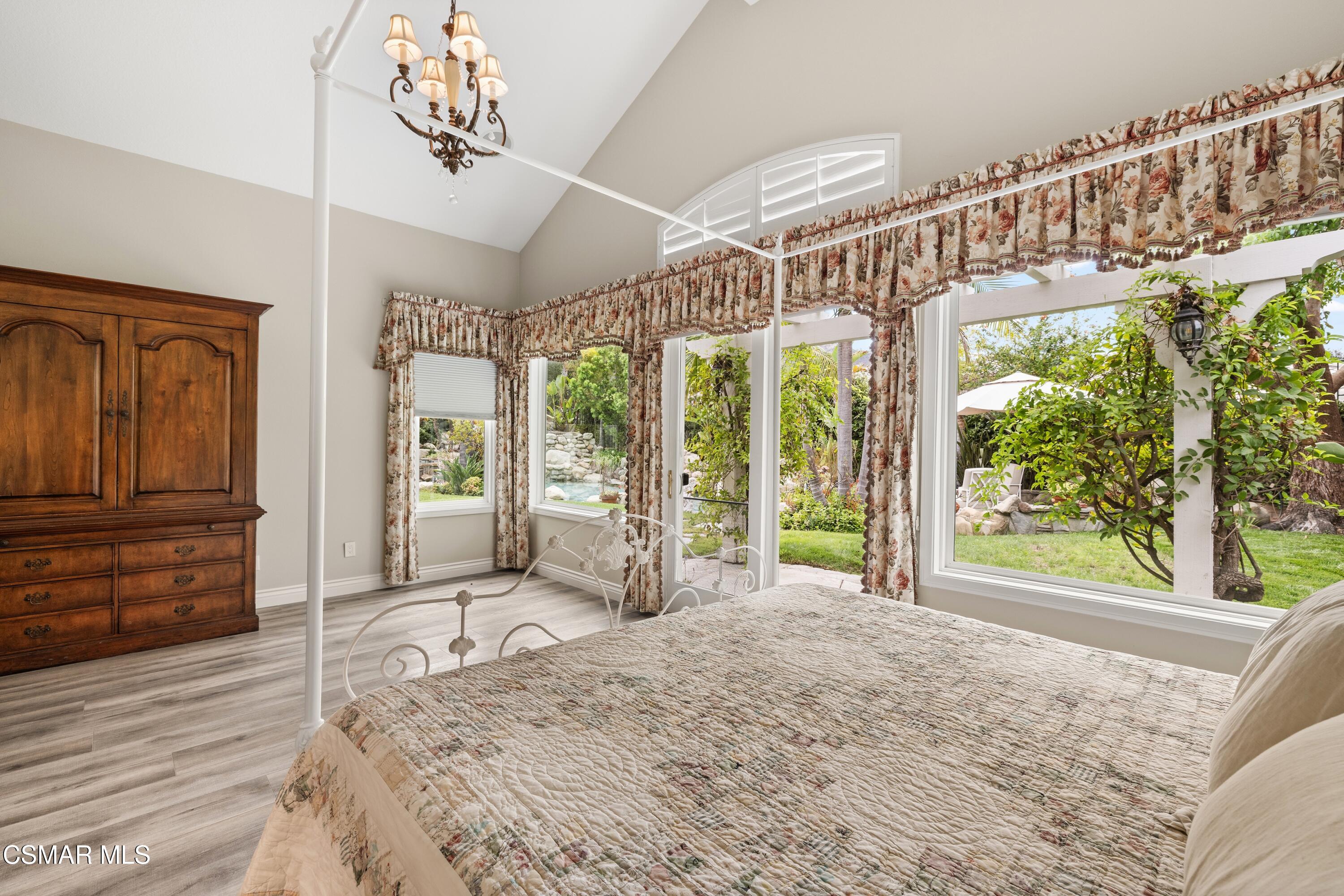 1820 Crystal View Circle